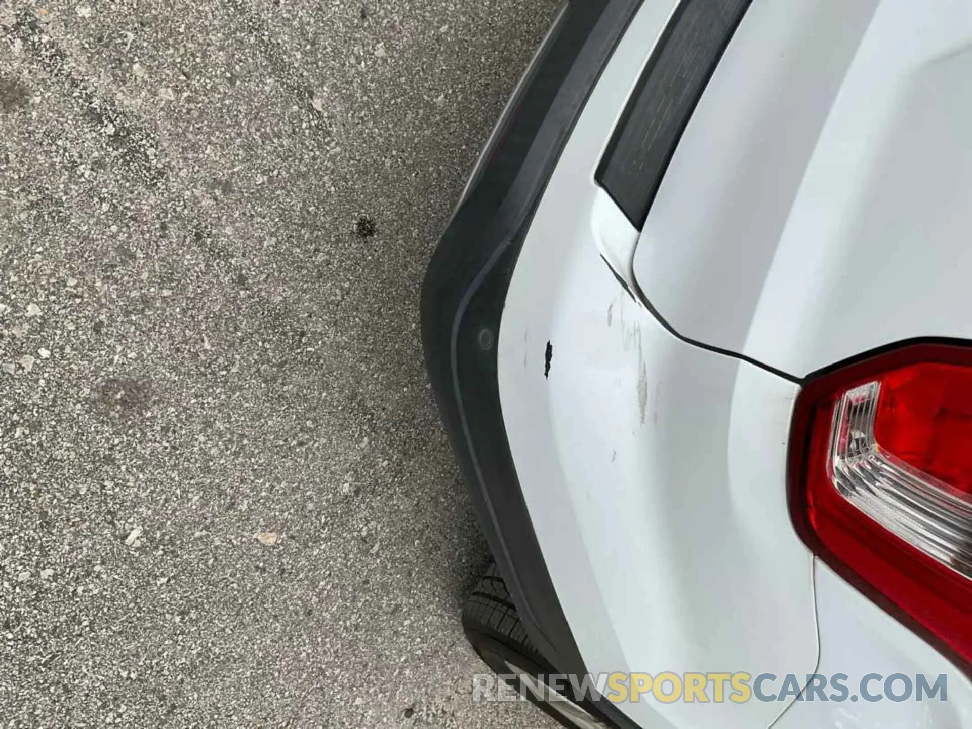 8 Photograph of a damaged car 1FM5K7D83KGA08298 FORD EXPLORER 2019