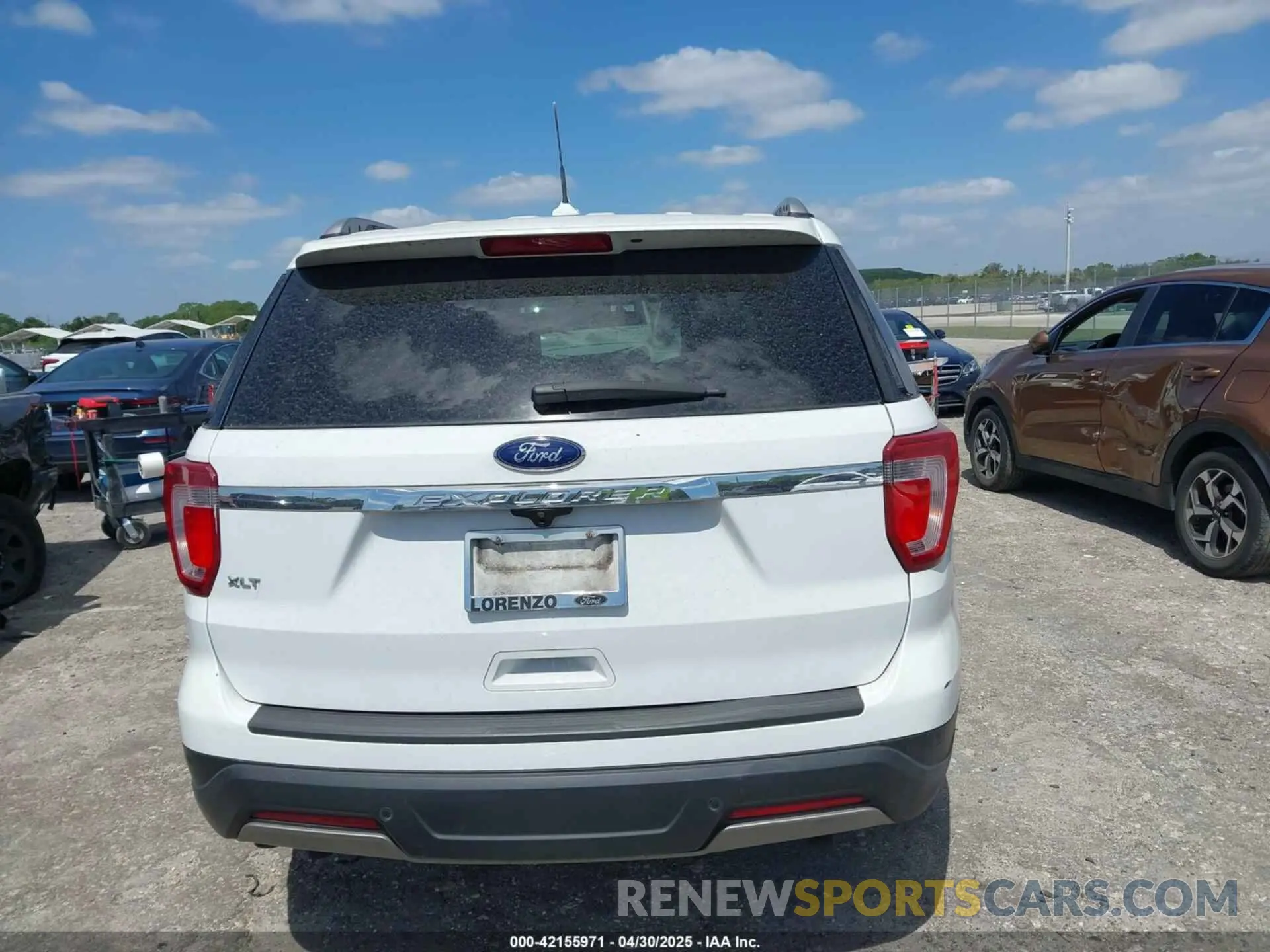 17 Photograph of a damaged car 1FM5K7D84KGA68977 FORD EXPLORER 2019