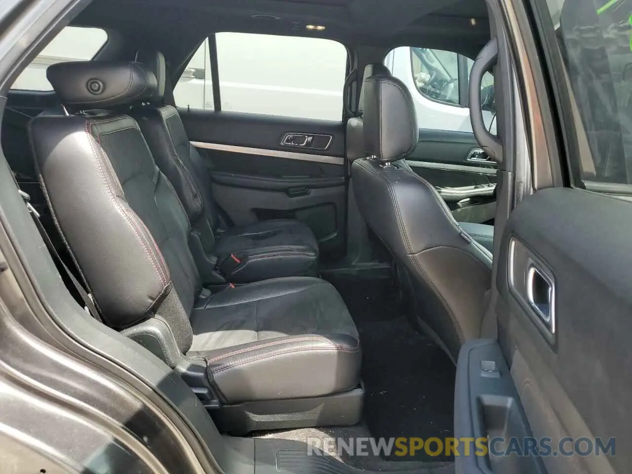10 Photograph of a damaged car 1FM5K7D85KGA83357 FORD EXPLORER 2019
