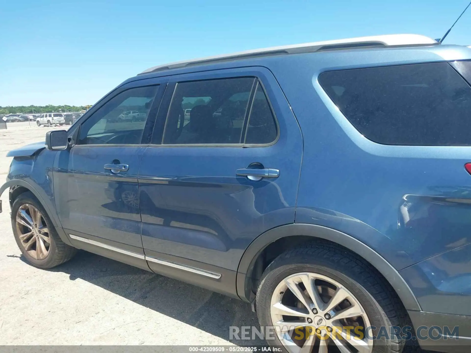 14 Photograph of a damaged car 1FM5K7D85KGA87862 FORD EXPLORER 2019
