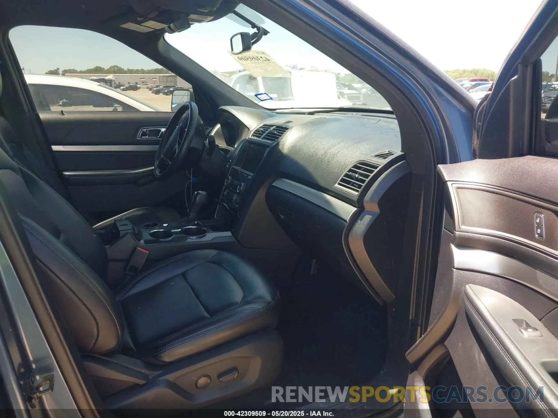 5 Photograph of a damaged car 1FM5K7D85KGA87862 FORD EXPLORER 2019