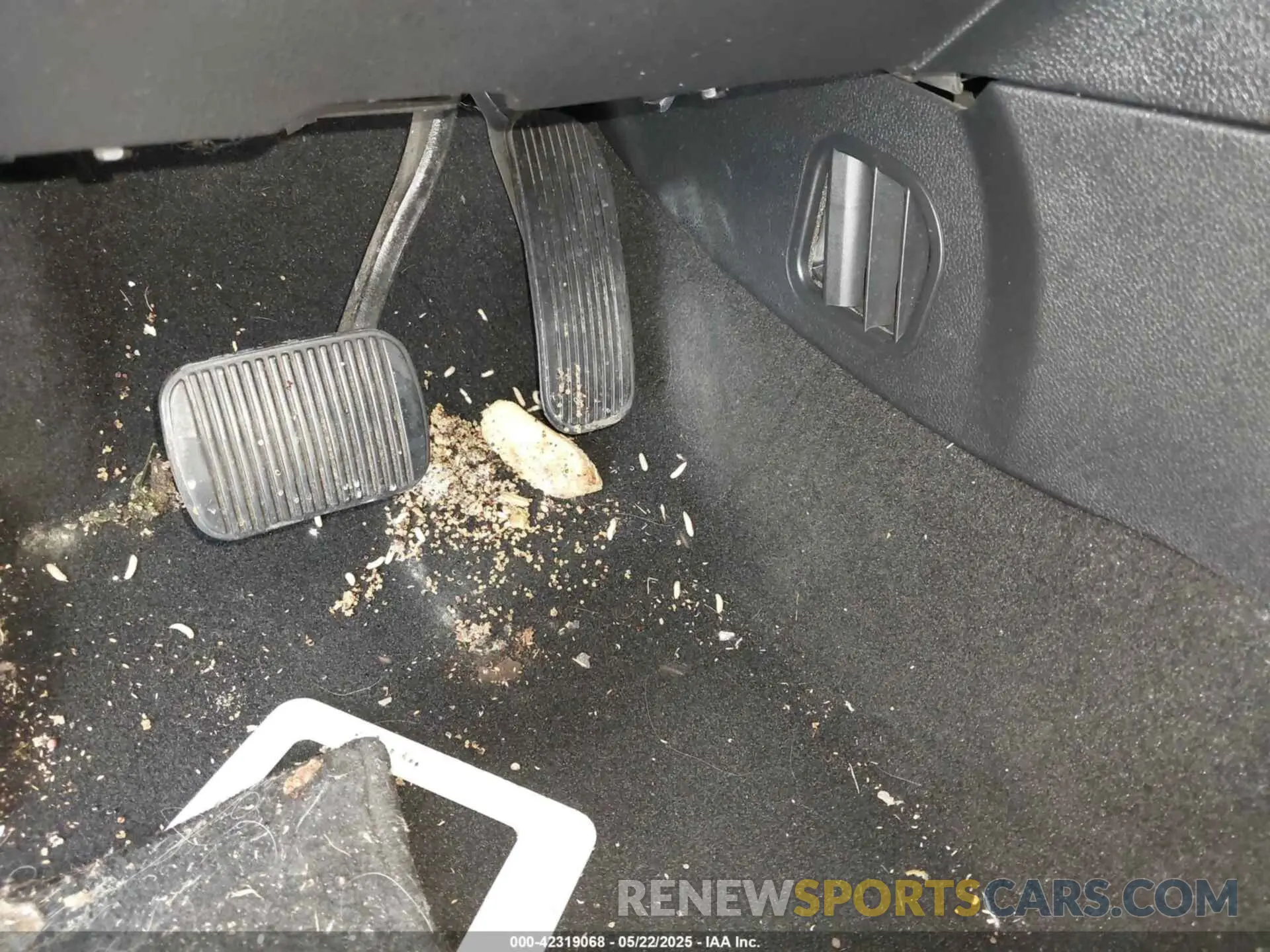 17 Photograph of a damaged car 1FM5K7D86KGA87806 FORD EXPLORER 2019