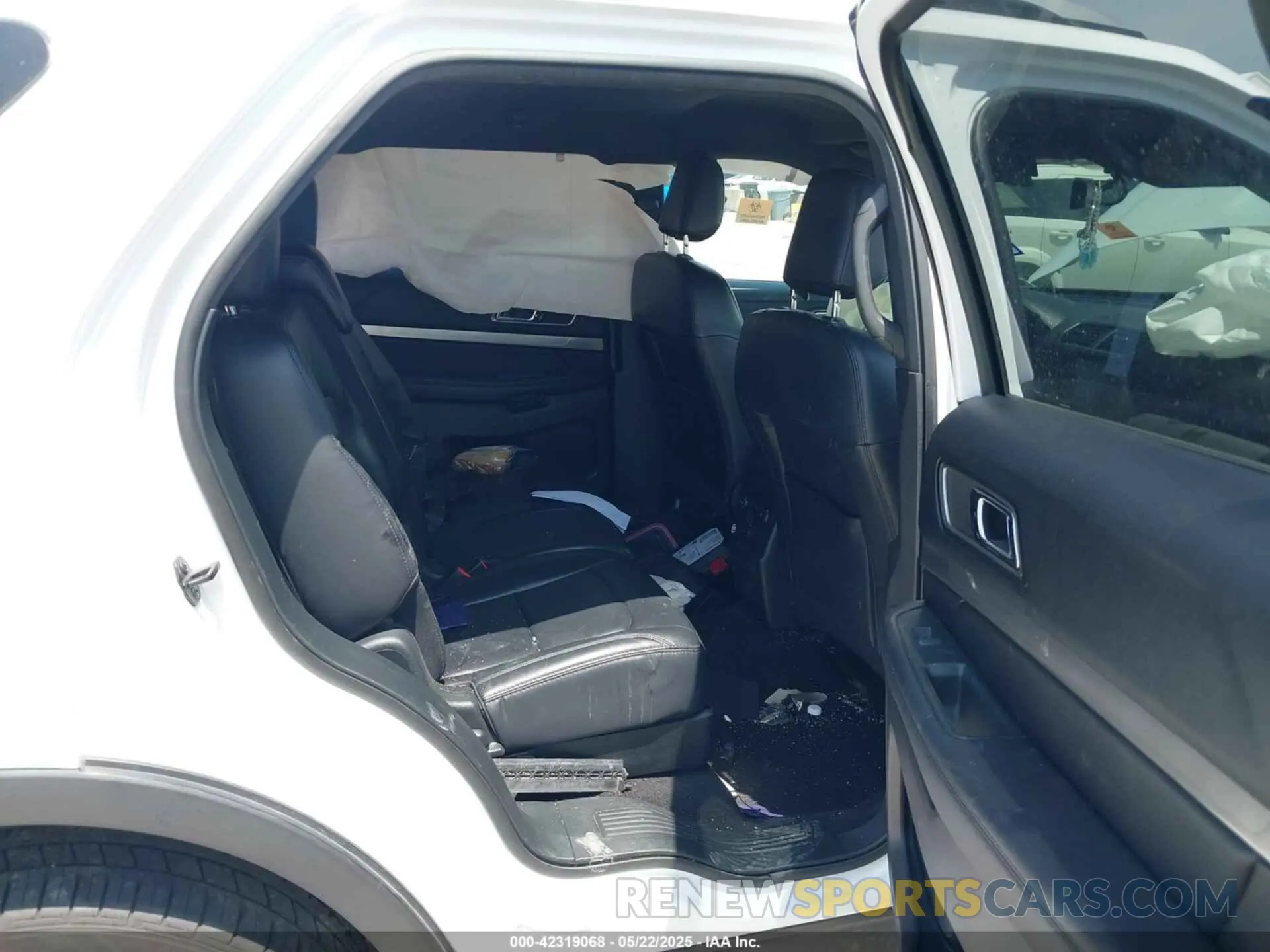 8 Photograph of a damaged car 1FM5K7D86KGA87806 FORD EXPLORER 2019