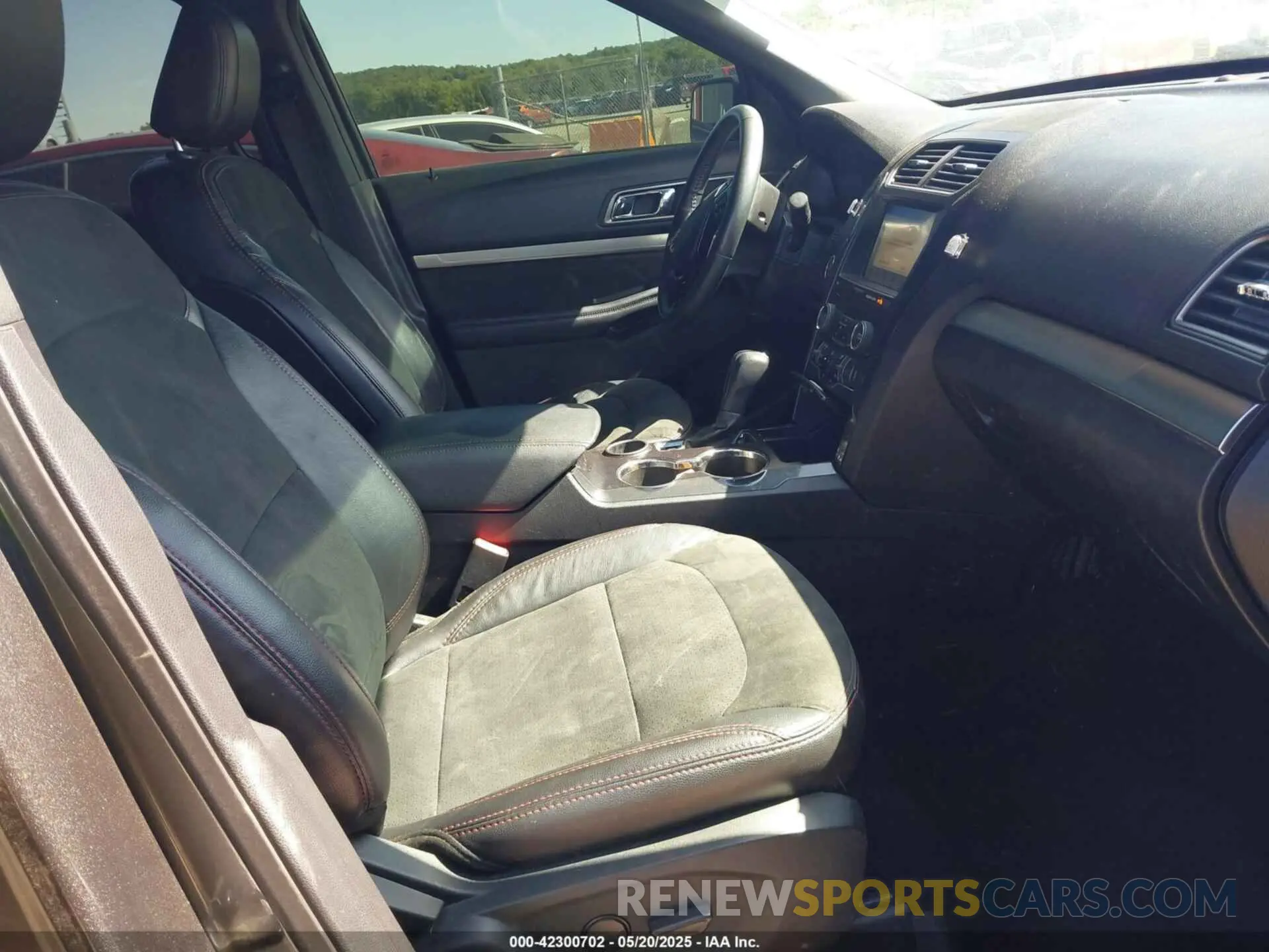 5 Photograph of a damaged car 1FM5K7D88KGA88682 FORD EXPLORER 2019