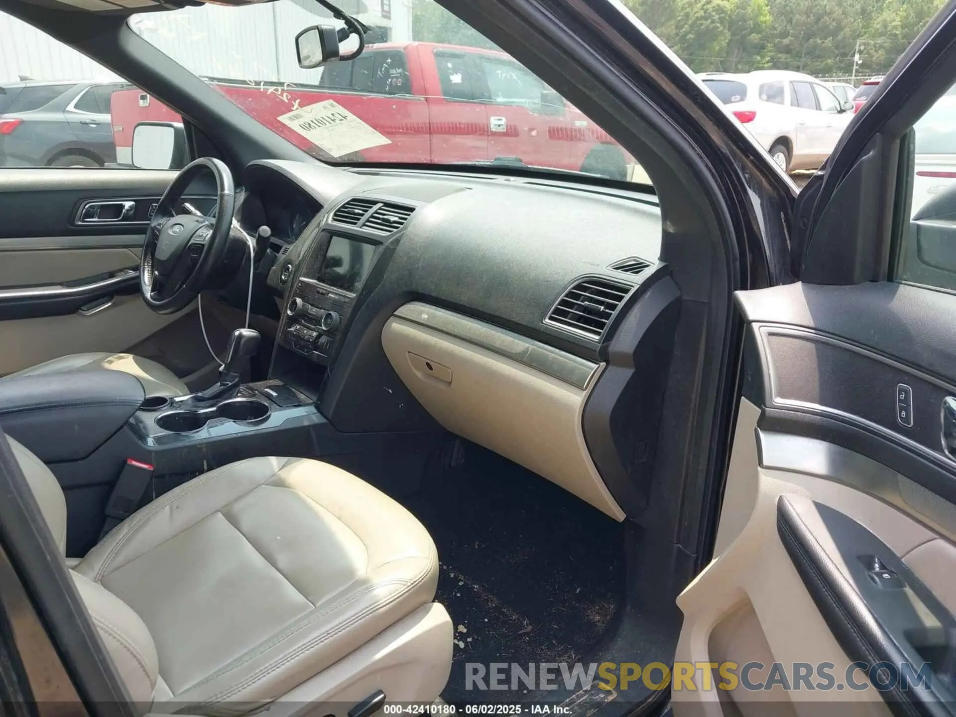 5 Photograph of a damaged car 1FM5K7D88KGA92134 FORD EXPLORER 2019