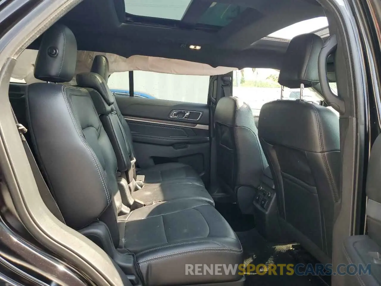 11 Photograph of a damaged car 1FM5K7F81KGA19474 FORD EXPLORER 2019