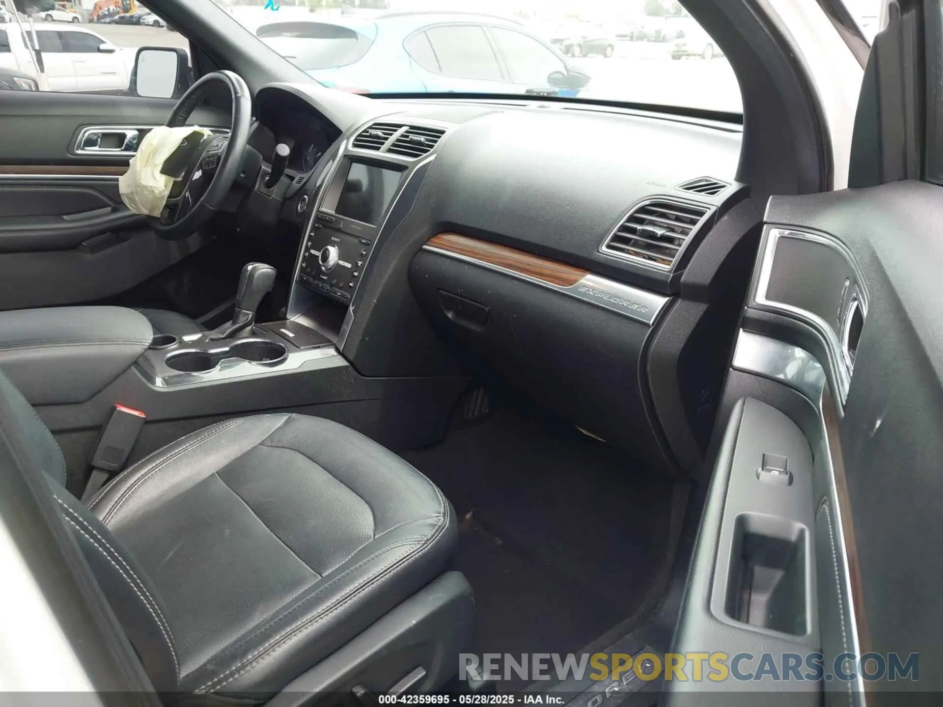 5 Photograph of a damaged car 1FM5K7F81KGB48640 FORD EXPLORER 2019
