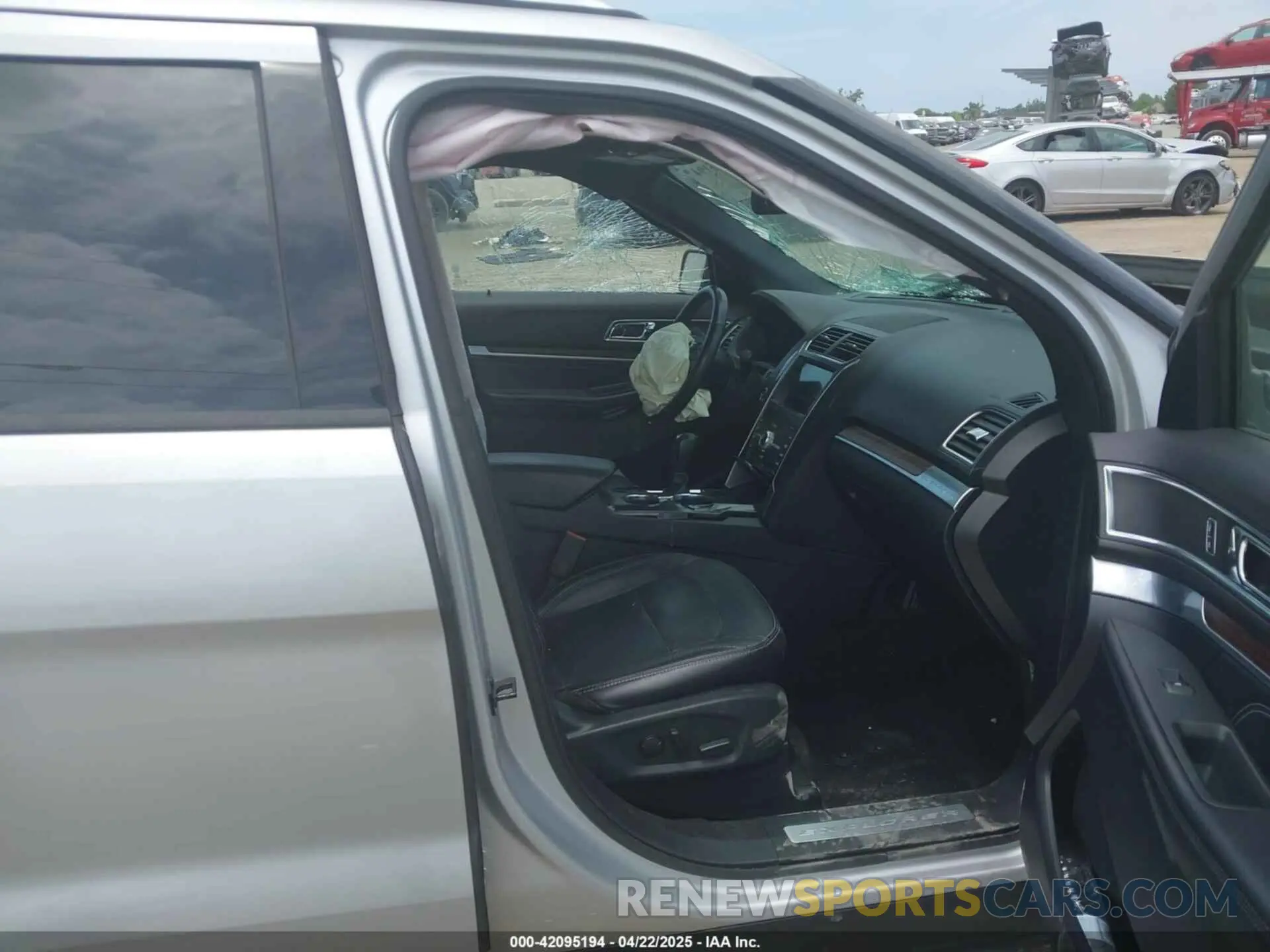 5 Photograph of a damaged car 1FM5K7F82KGA11139 FORD EXPLORER 2019