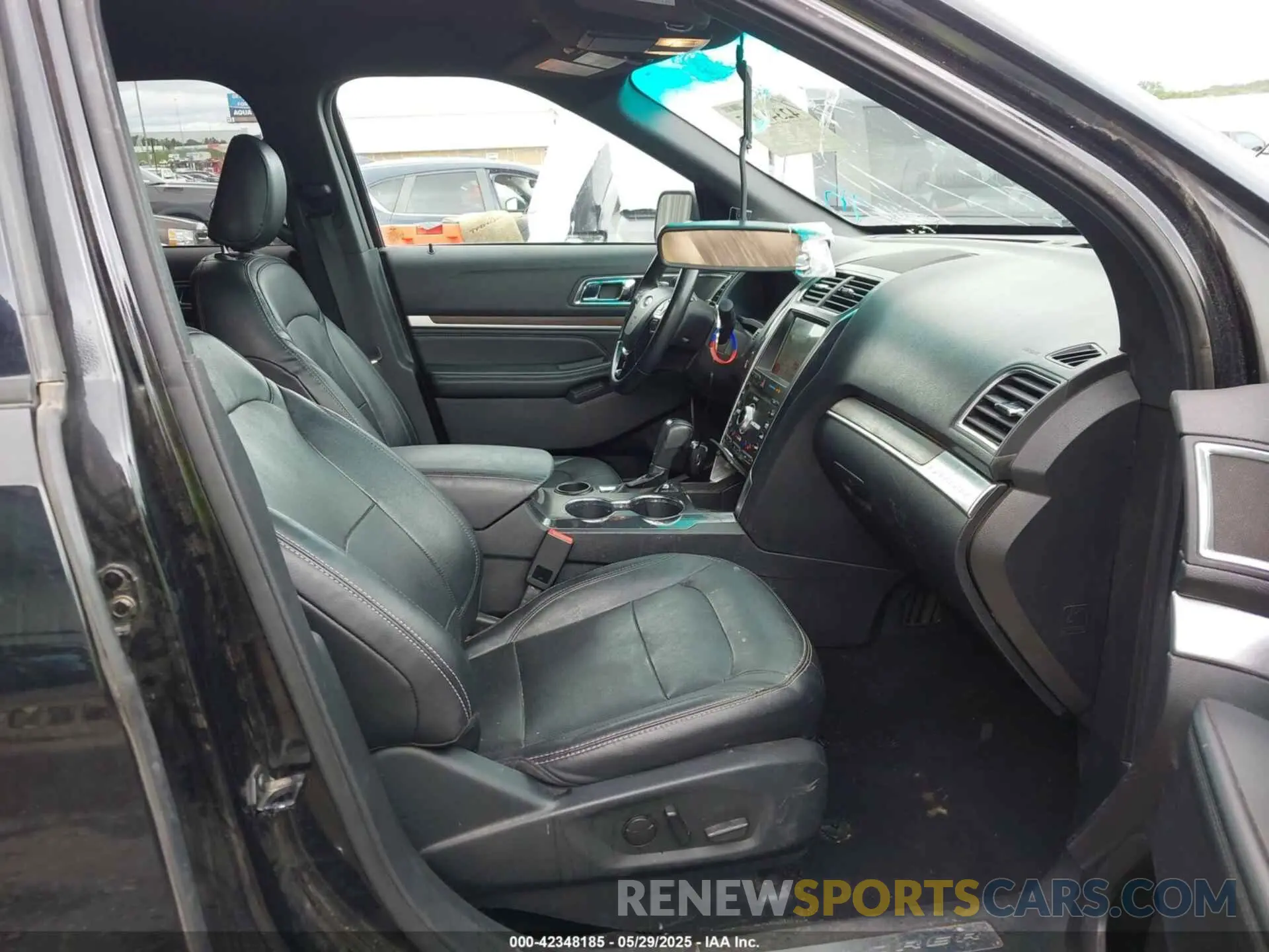5 Photograph of a damaged car 1FM5K7F83KGA40505 FORD EXPLORER 2019