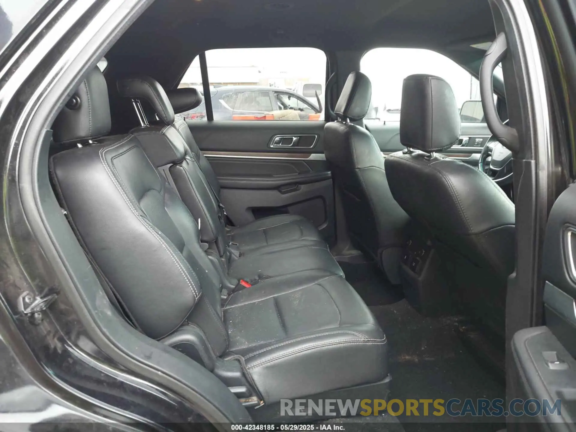 8 Photograph of a damaged car 1FM5K7F83KGA40505 FORD EXPLORER 2019
