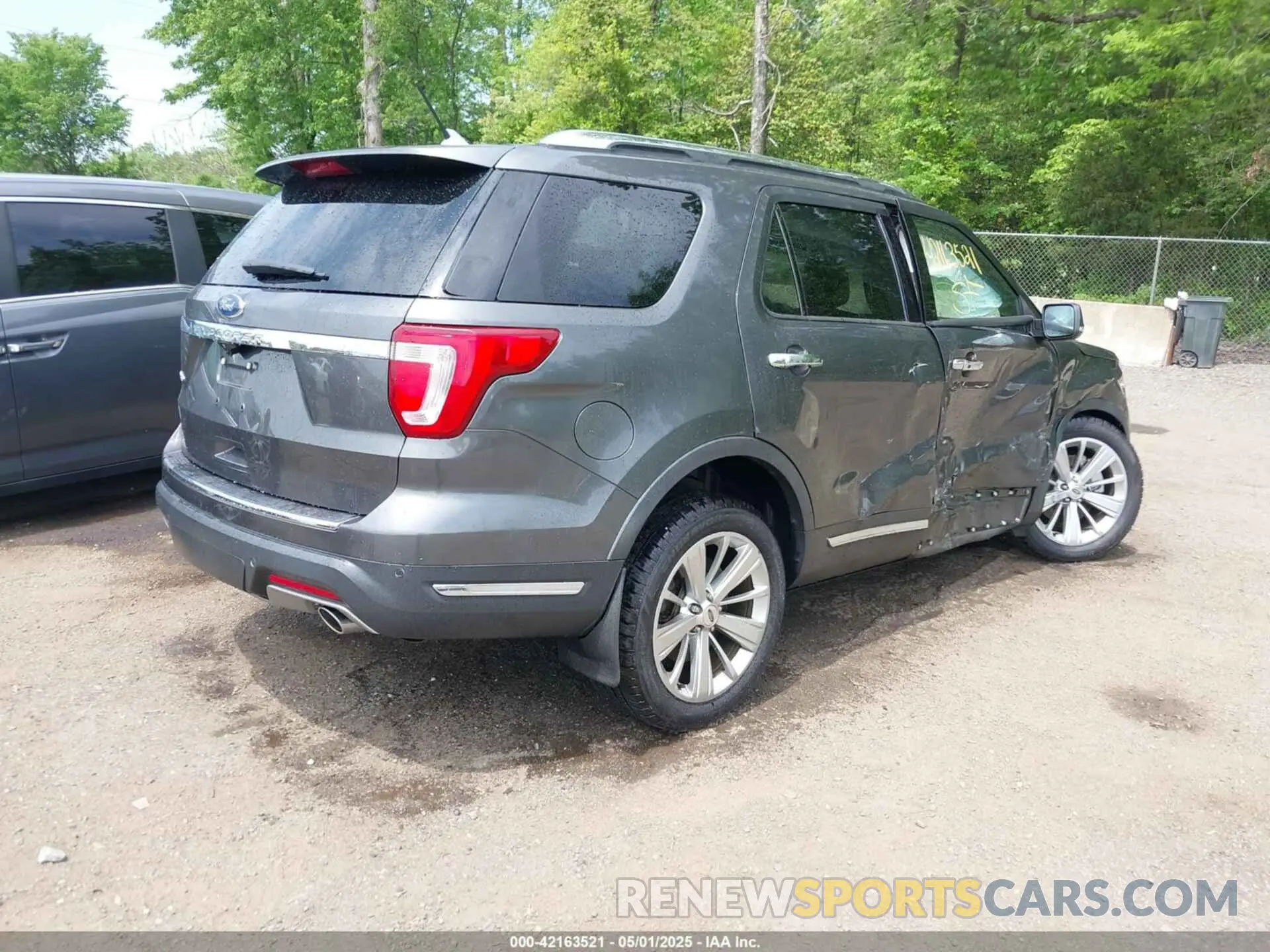 4 Photograph of a damaged car 1FM5K7F83KGB03425 FORD EXPLORER 2019