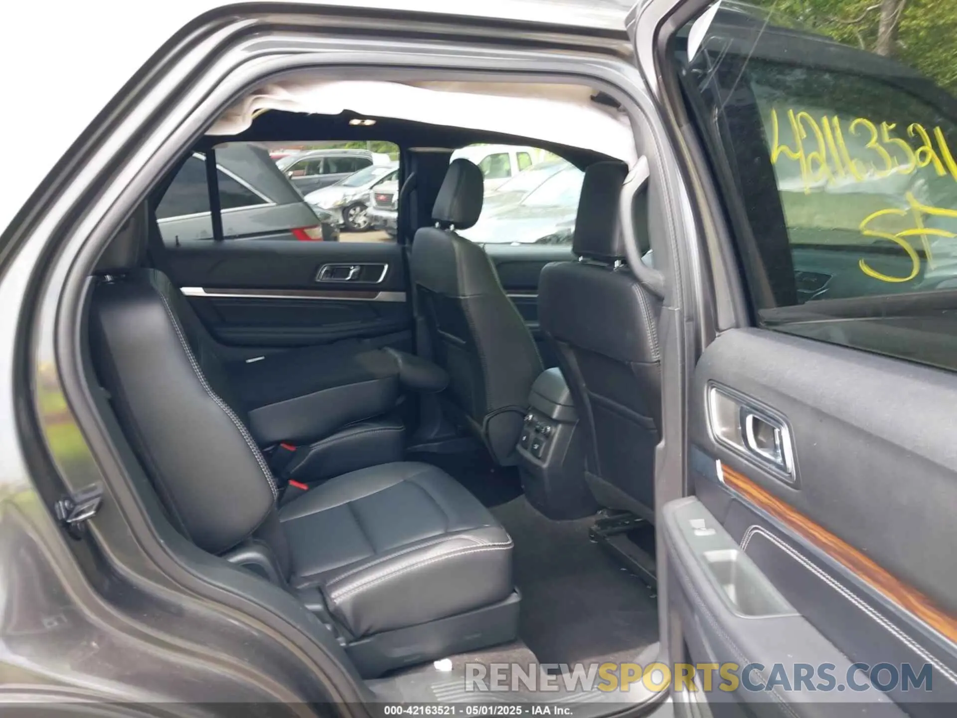 8 Photograph of a damaged car 1FM5K7F83KGB03425 FORD EXPLORER 2019