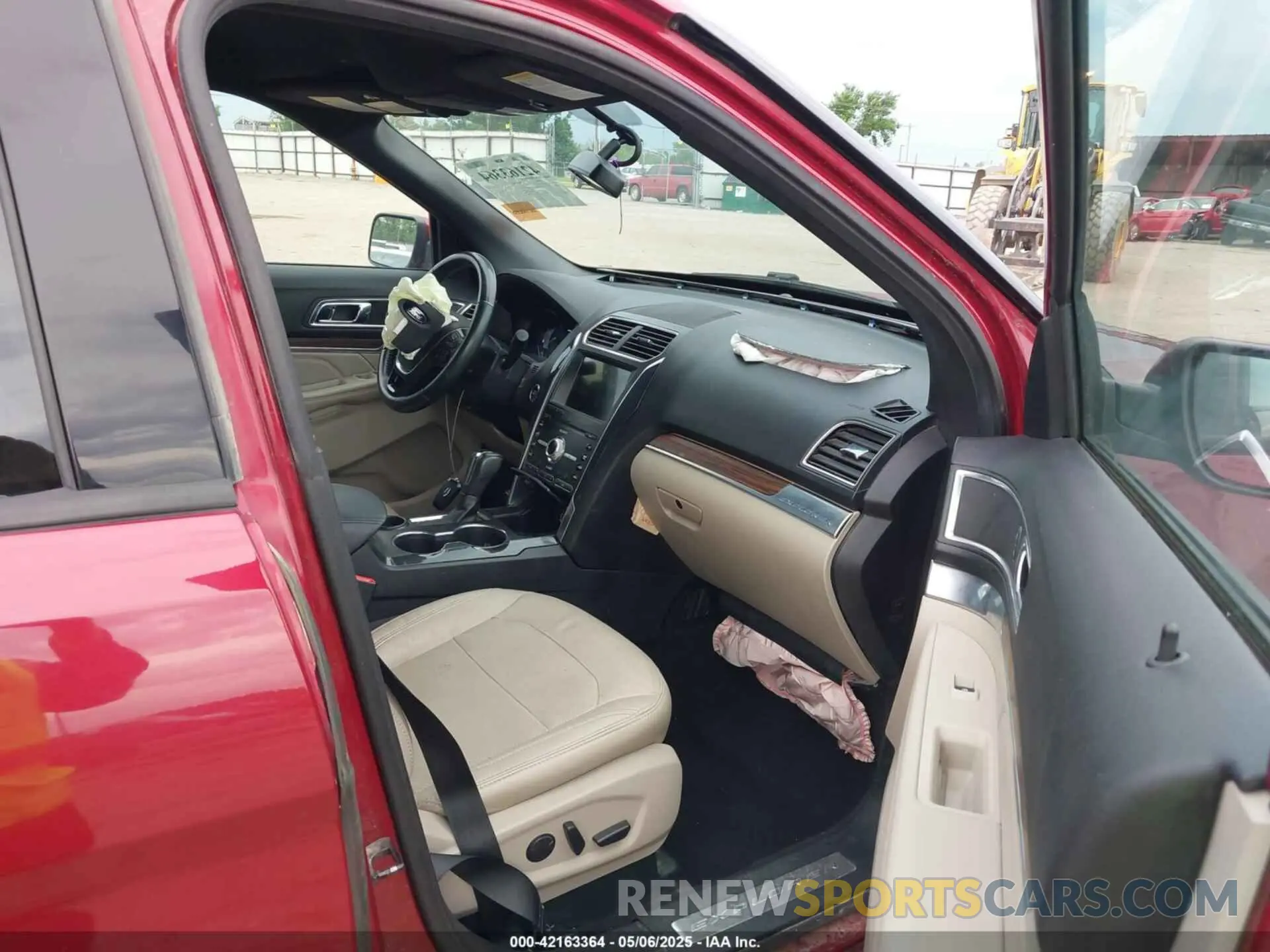 5 Photograph of a damaged car 1FM5K7F86KGB47547 FORD EXPLORER 2019