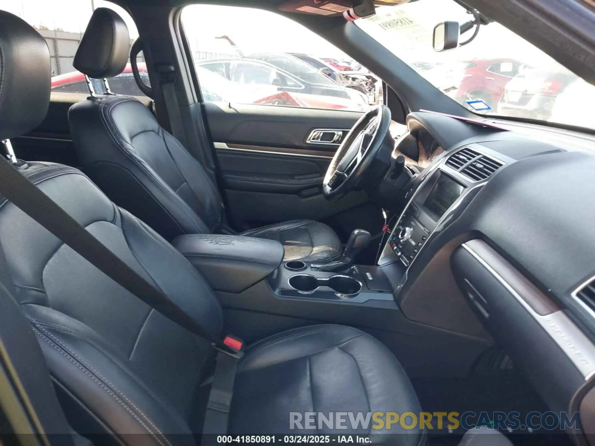 5 Photograph of a damaged car 1FM5K7F89KGA11400 FORD EXPLORER 2019