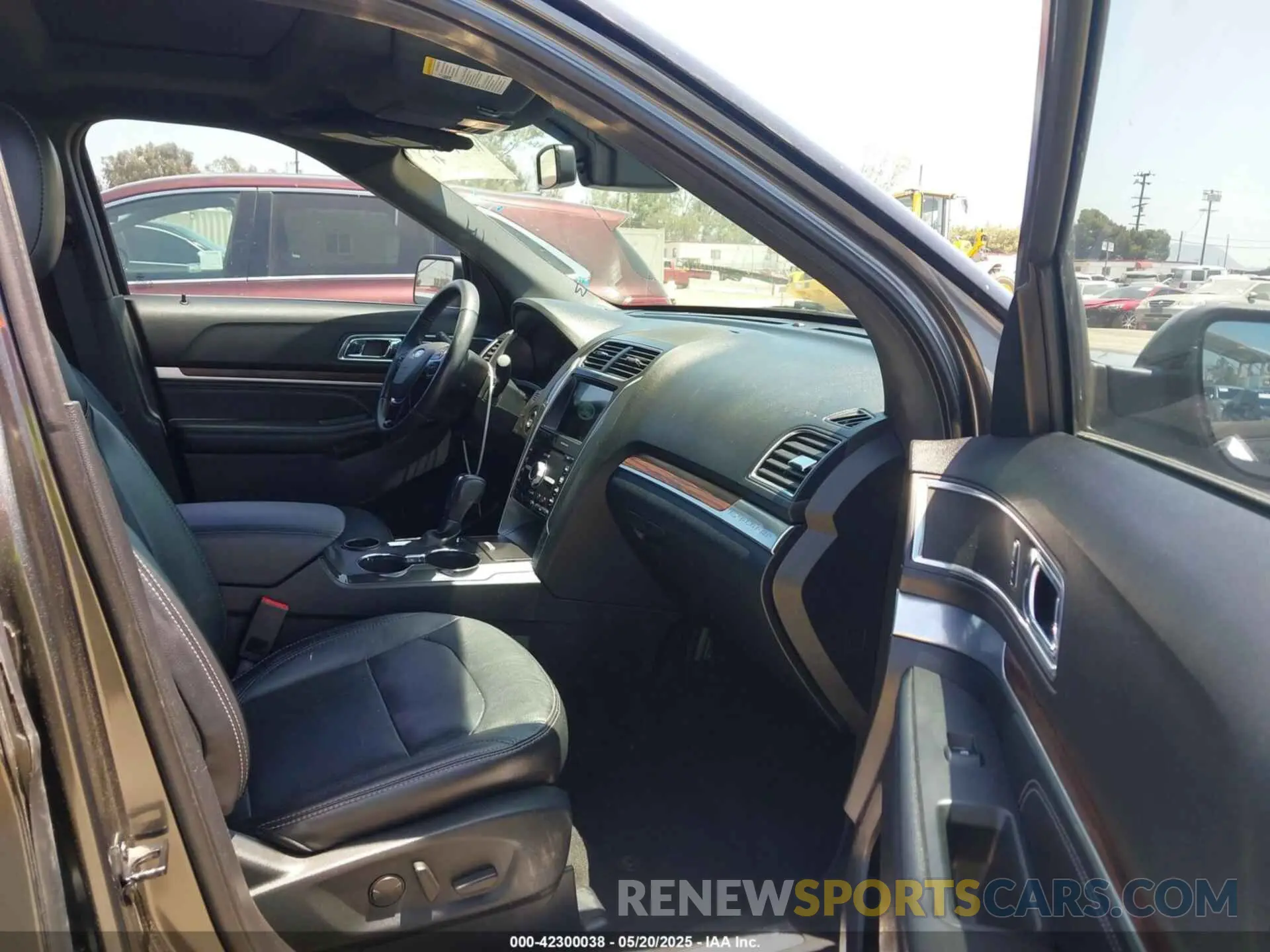 5 Photograph of a damaged car 1FM5K7F8XKGA47029 FORD EXPLORER 2019