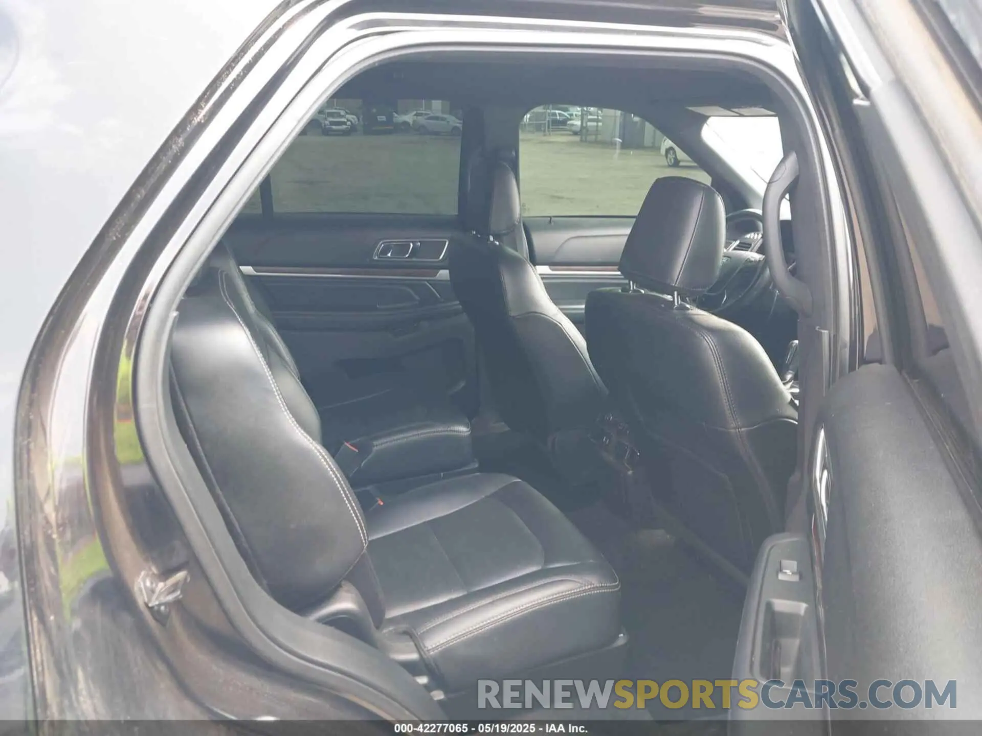 8 Photograph of a damaged car 1FM5K7FH0KGA72022 FORD EXPLORER 2019