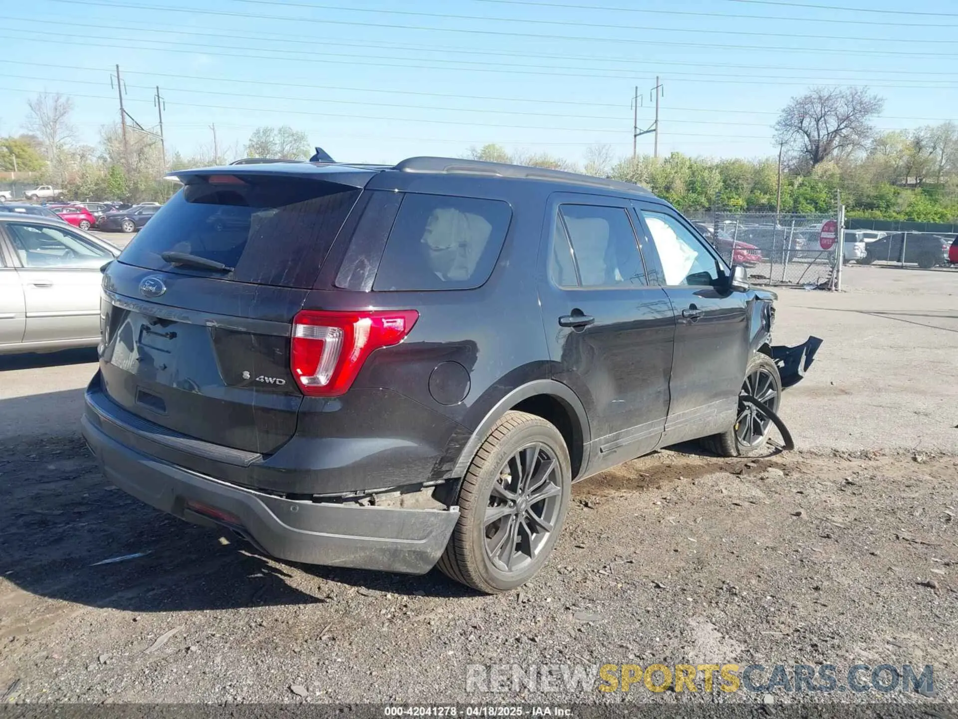 17 Photograph of a damaged car 1FM5K8D80KGA02948 FORD EXPLORER 2019