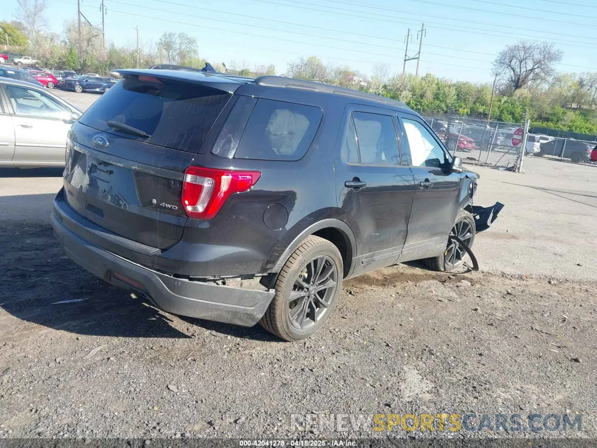 4 Photograph of a damaged car 1FM5K8D80KGA02948 FORD EXPLORER 2019