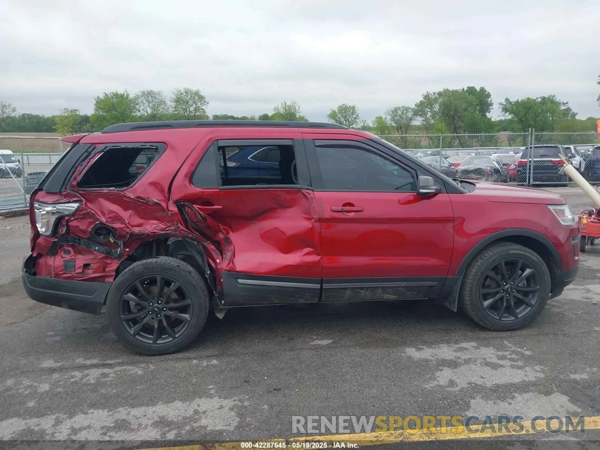 14 Photograph of a damaged car 1FM5K8D80KGA41393 FORD EXPLORER 2019