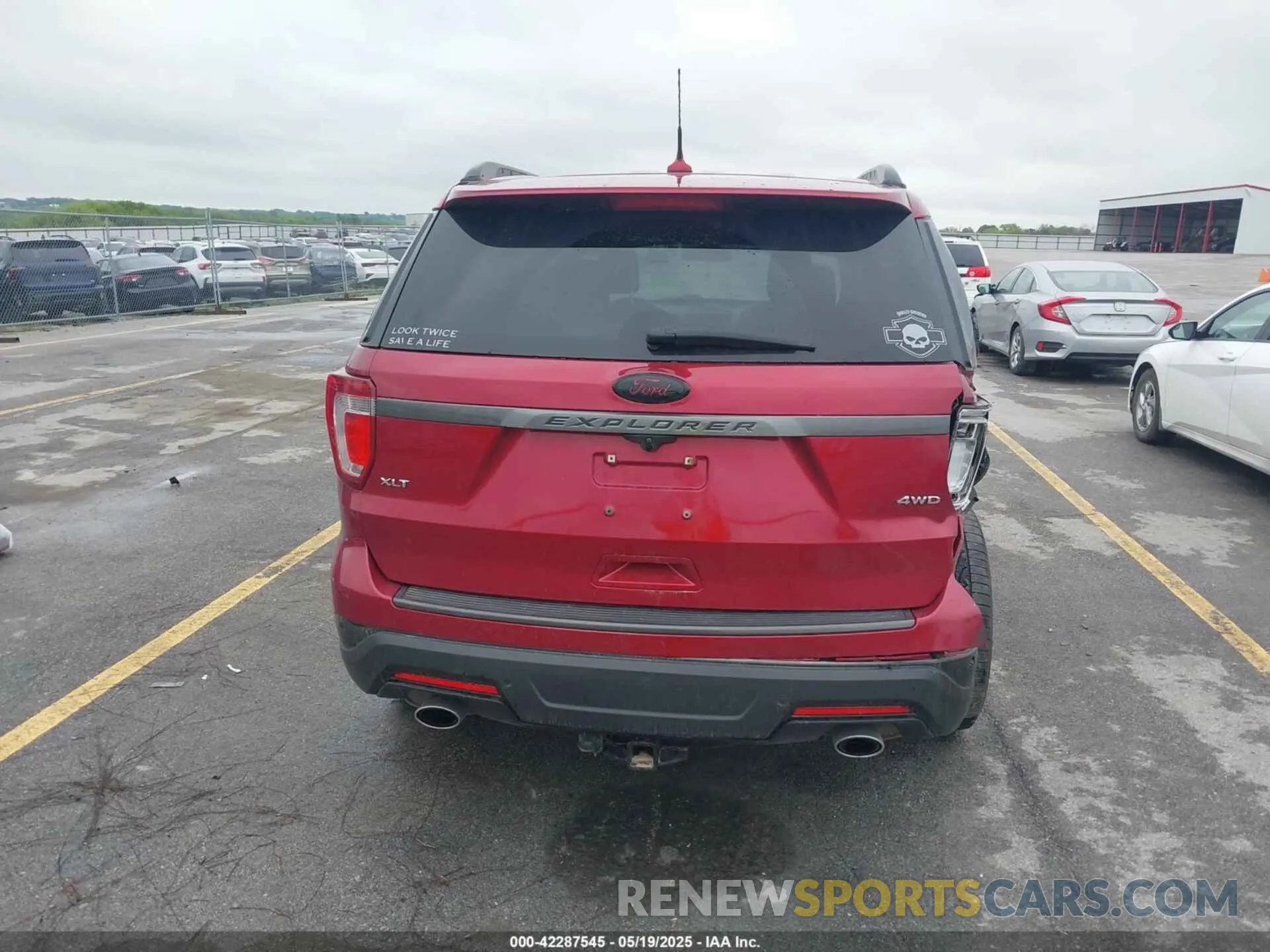 17 Photograph of a damaged car 1FM5K8D80KGA41393 FORD EXPLORER 2019
