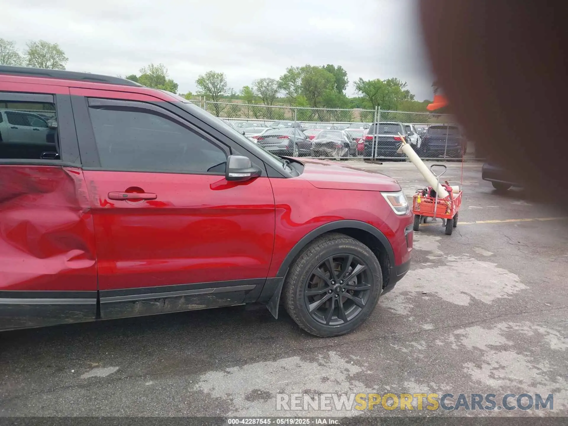 18 Photograph of a damaged car 1FM5K8D80KGA41393 FORD EXPLORER 2019