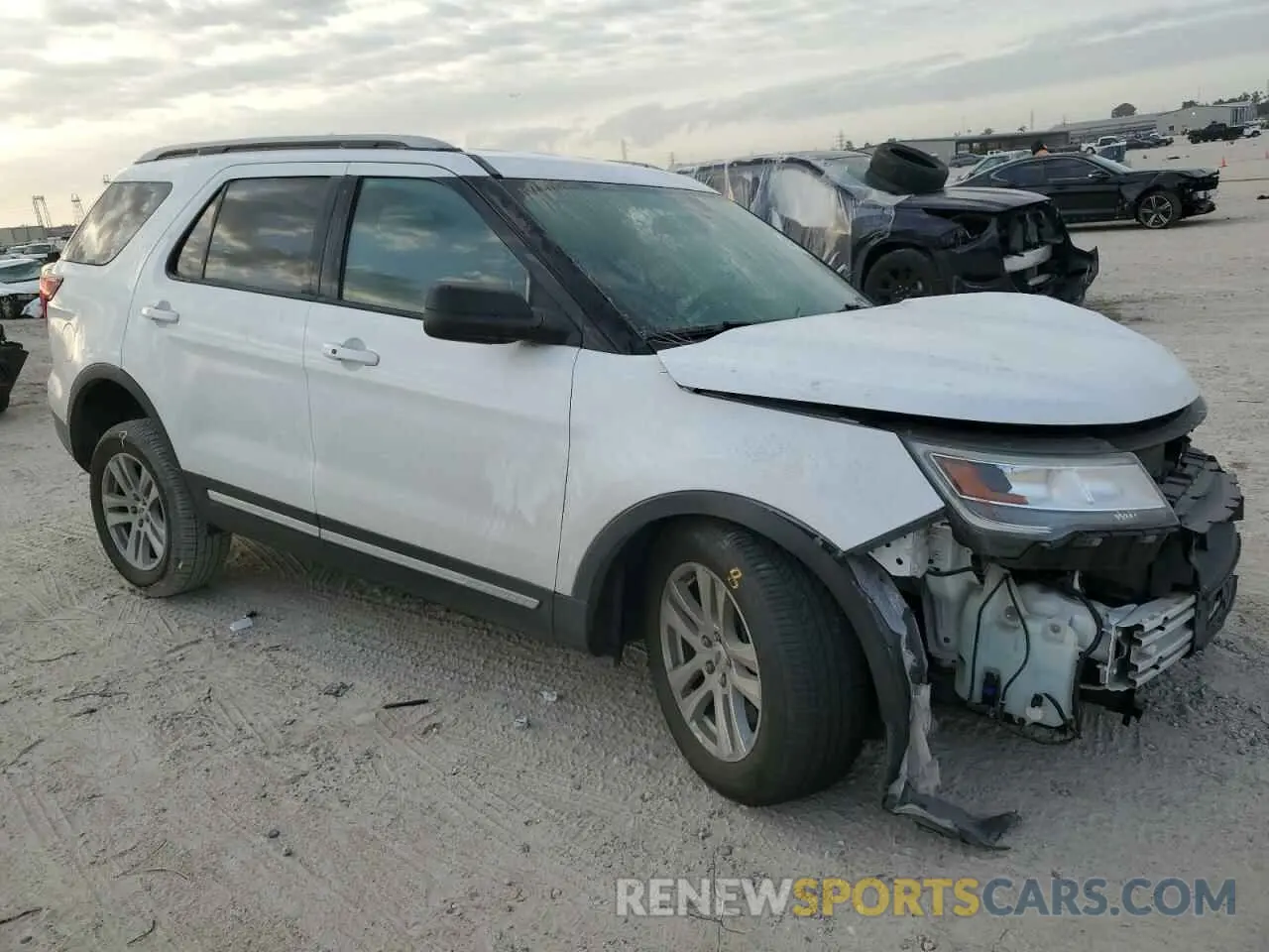 4 Photograph of a damaged car 1FM5K8D80KGA48540 FORD EXPLORER 2019