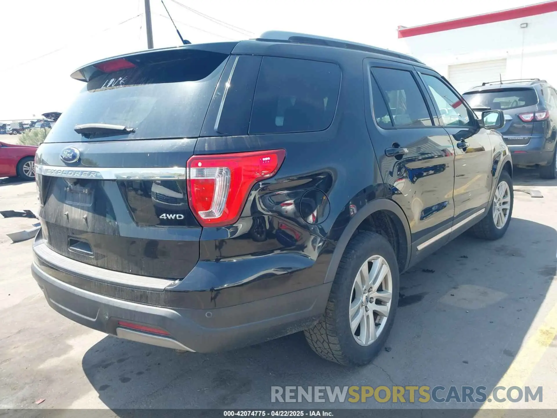 4 Photograph of a damaged car 1FM5K8D81KGB26100 FORD EXPLORER 2019