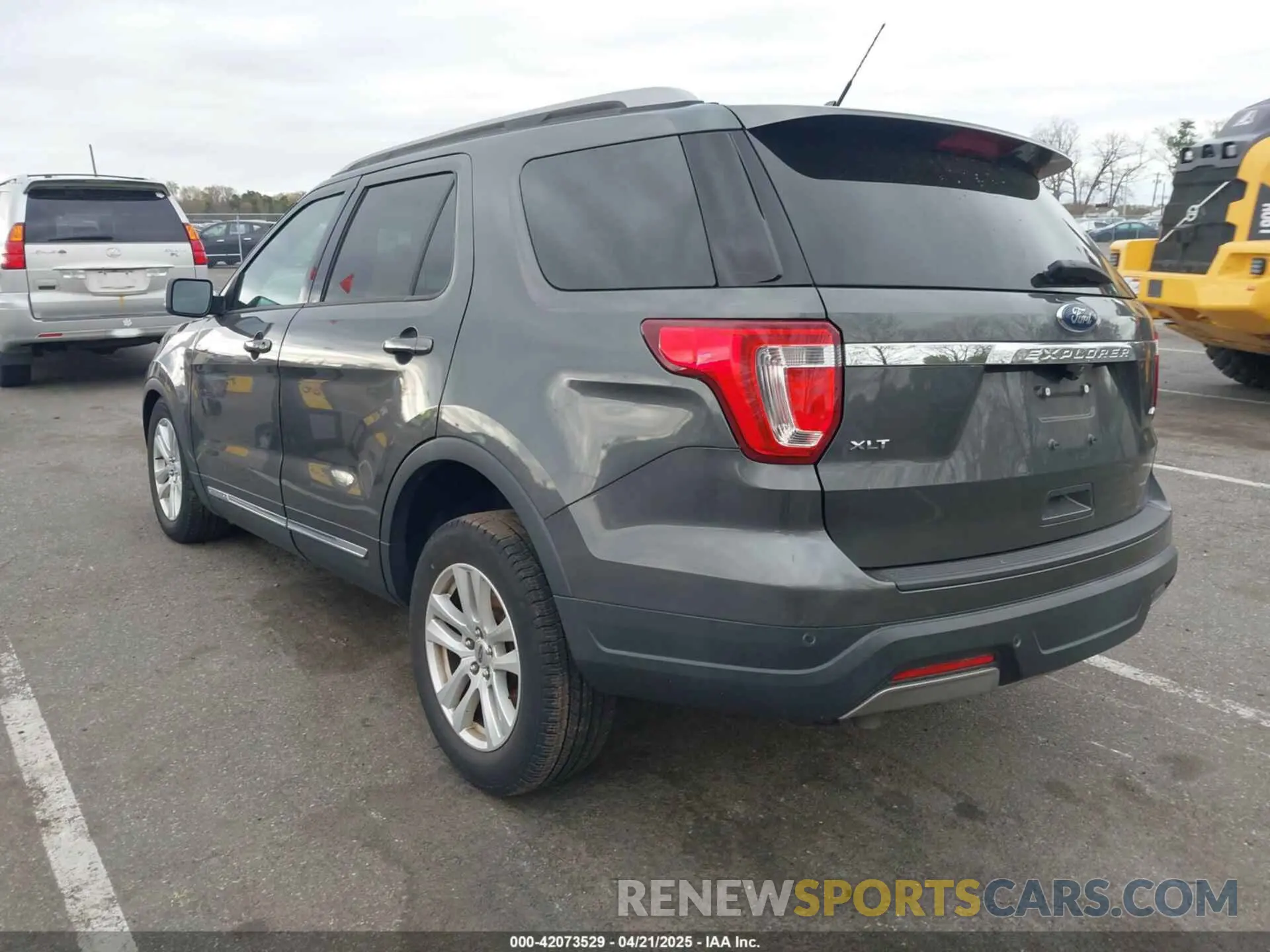 3 Photograph of a damaged car 1FM5K8D82KGA48605 FORD EXPLORER 2019