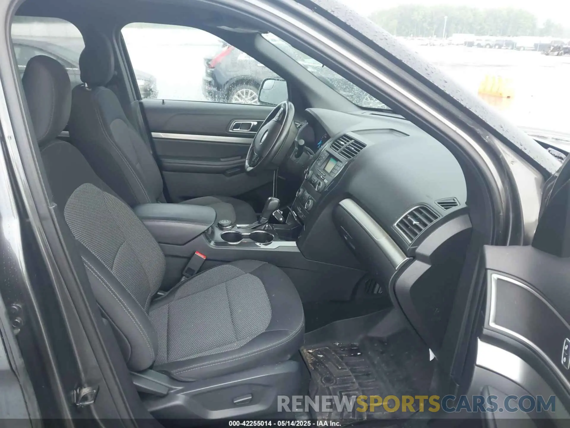 5 Photograph of a damaged car 1FM5K8D82KGA59023 FORD EXPLORER 2019