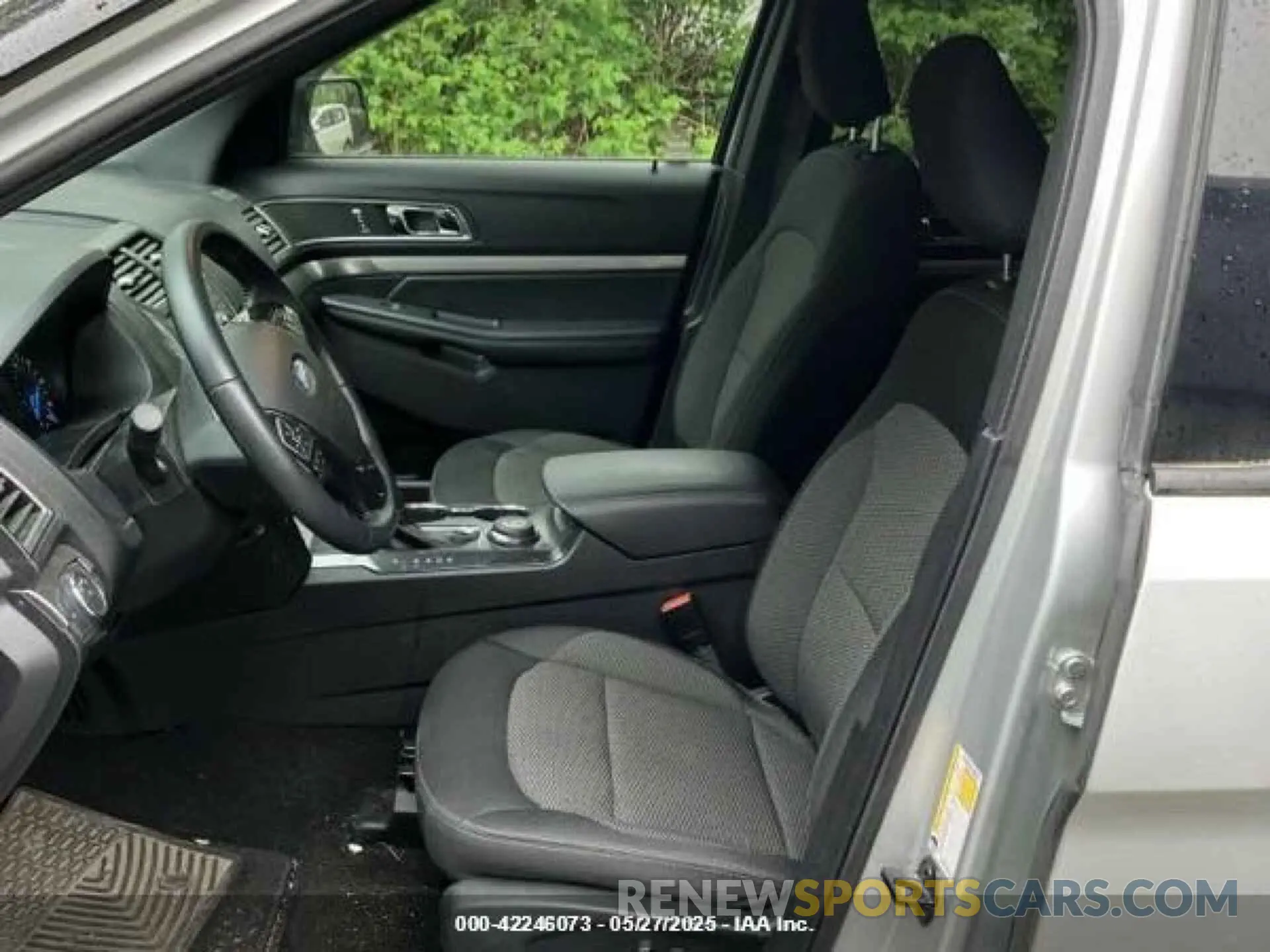 5 Photograph of a damaged car 1FM5K8D82KGB40815 FORD EXPLORER 2019