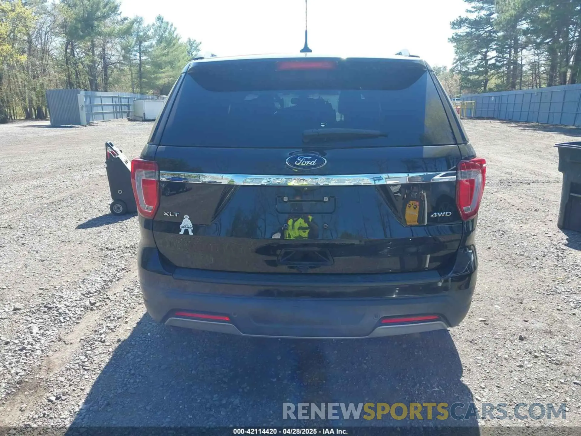 17 Photograph of a damaged car 1FM5K8D83KGA01986 FORD EXPLORER 2019