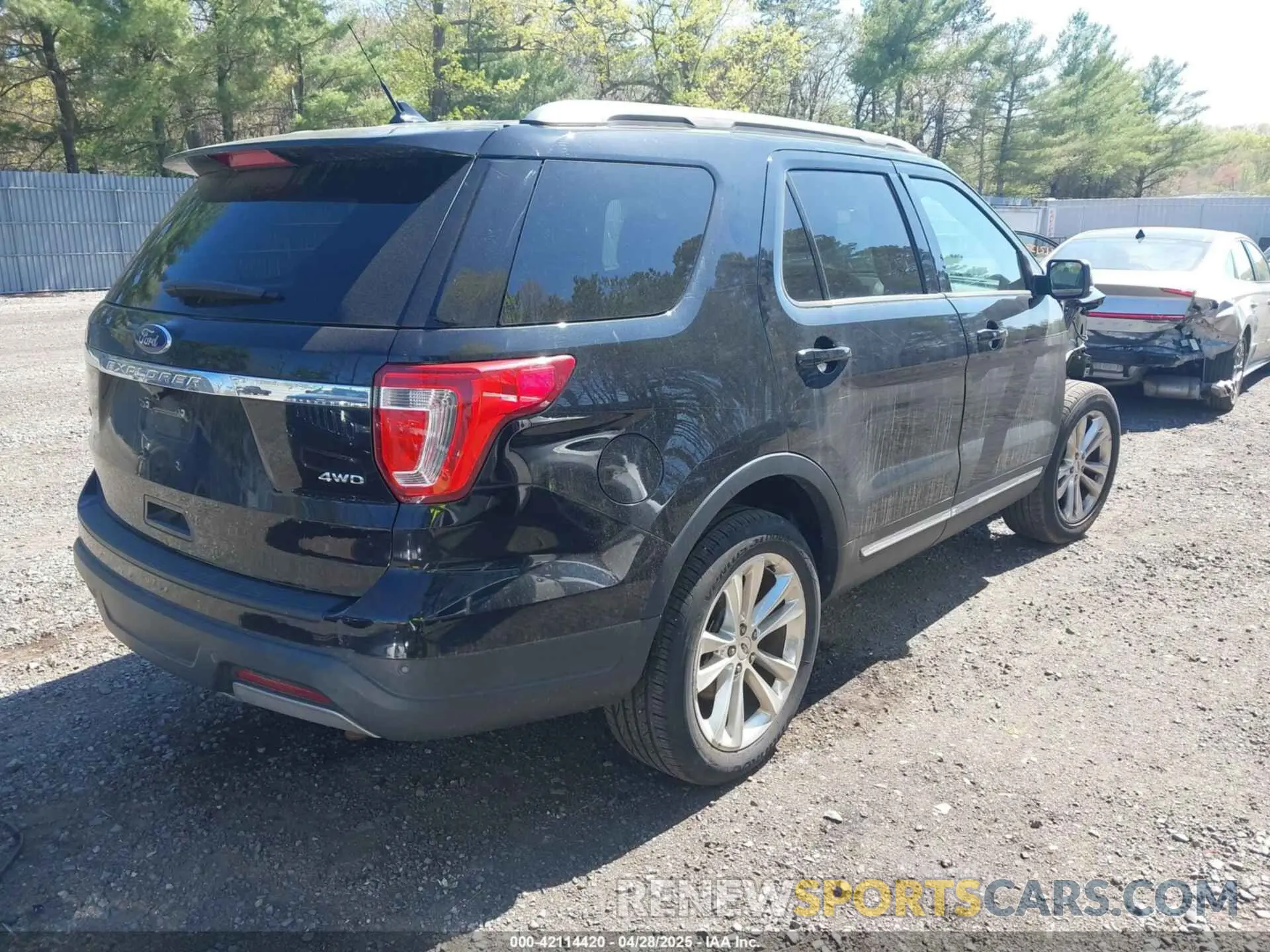 4 Photograph of a damaged car 1FM5K8D83KGA01986 FORD EXPLORER 2019