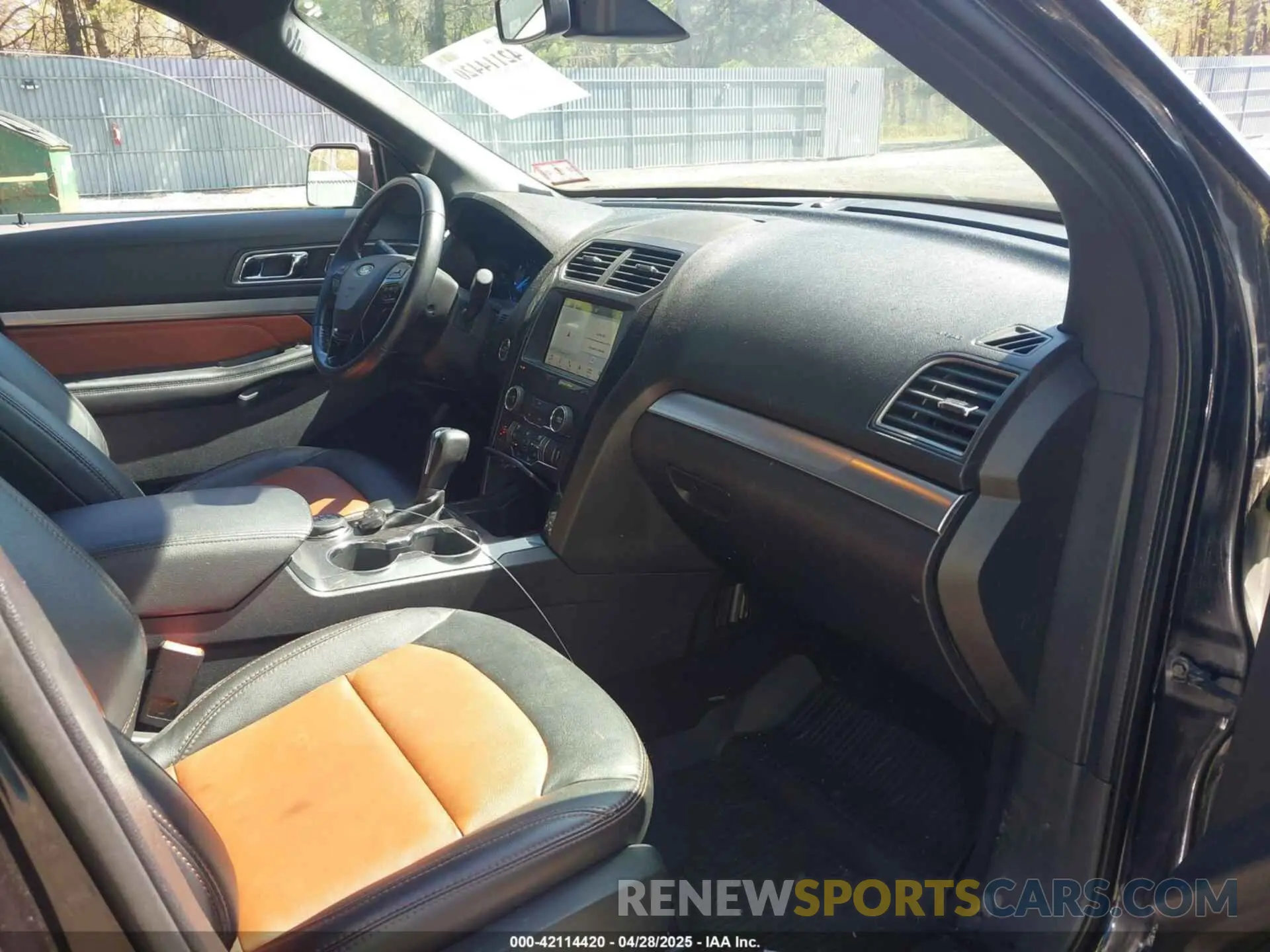 5 Photograph of a damaged car 1FM5K8D83KGA01986 FORD EXPLORER 2019
