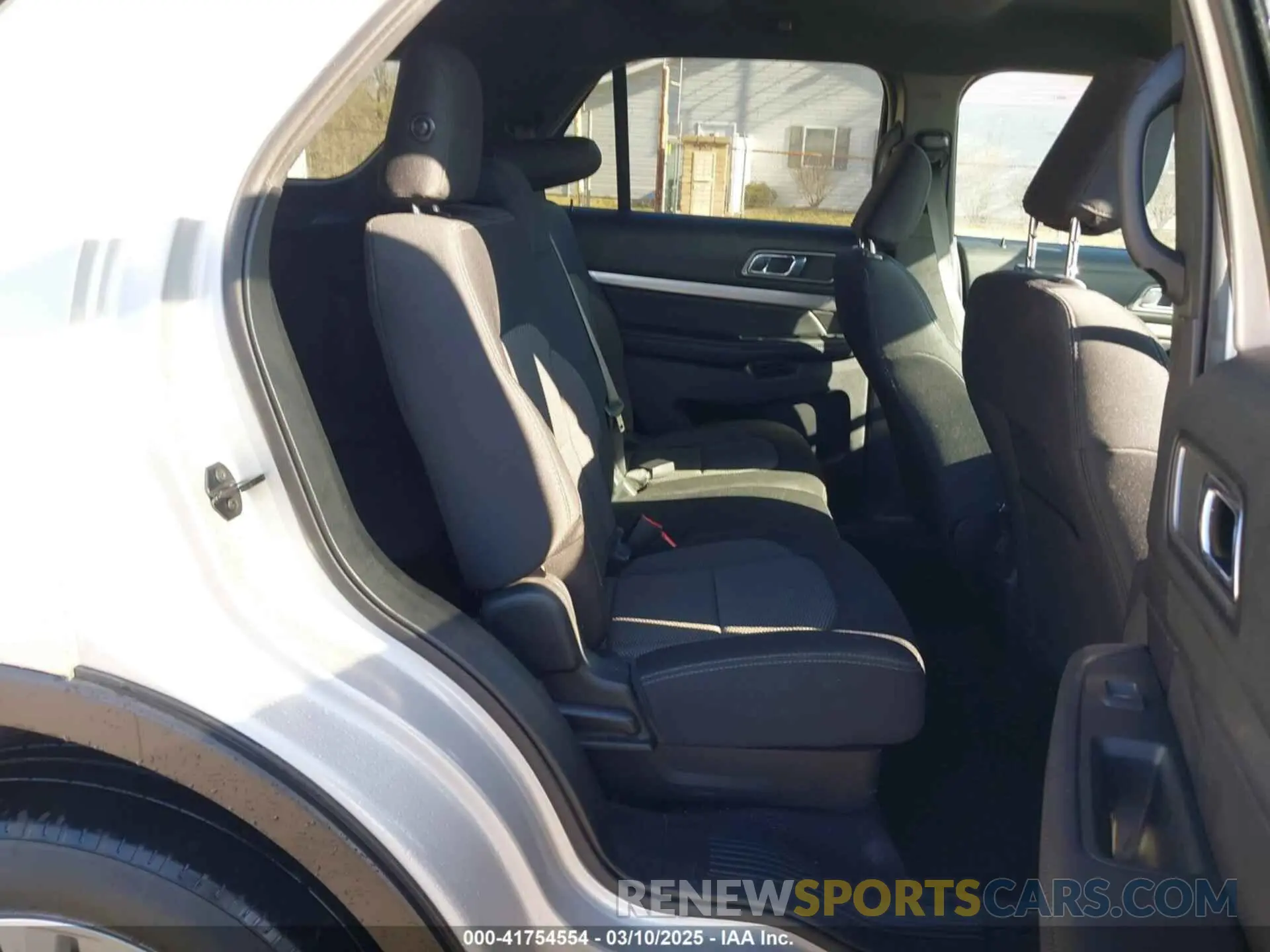 8 Photograph of a damaged car 1FM5K8D84KGB25877 FORD EXPLORER 2019