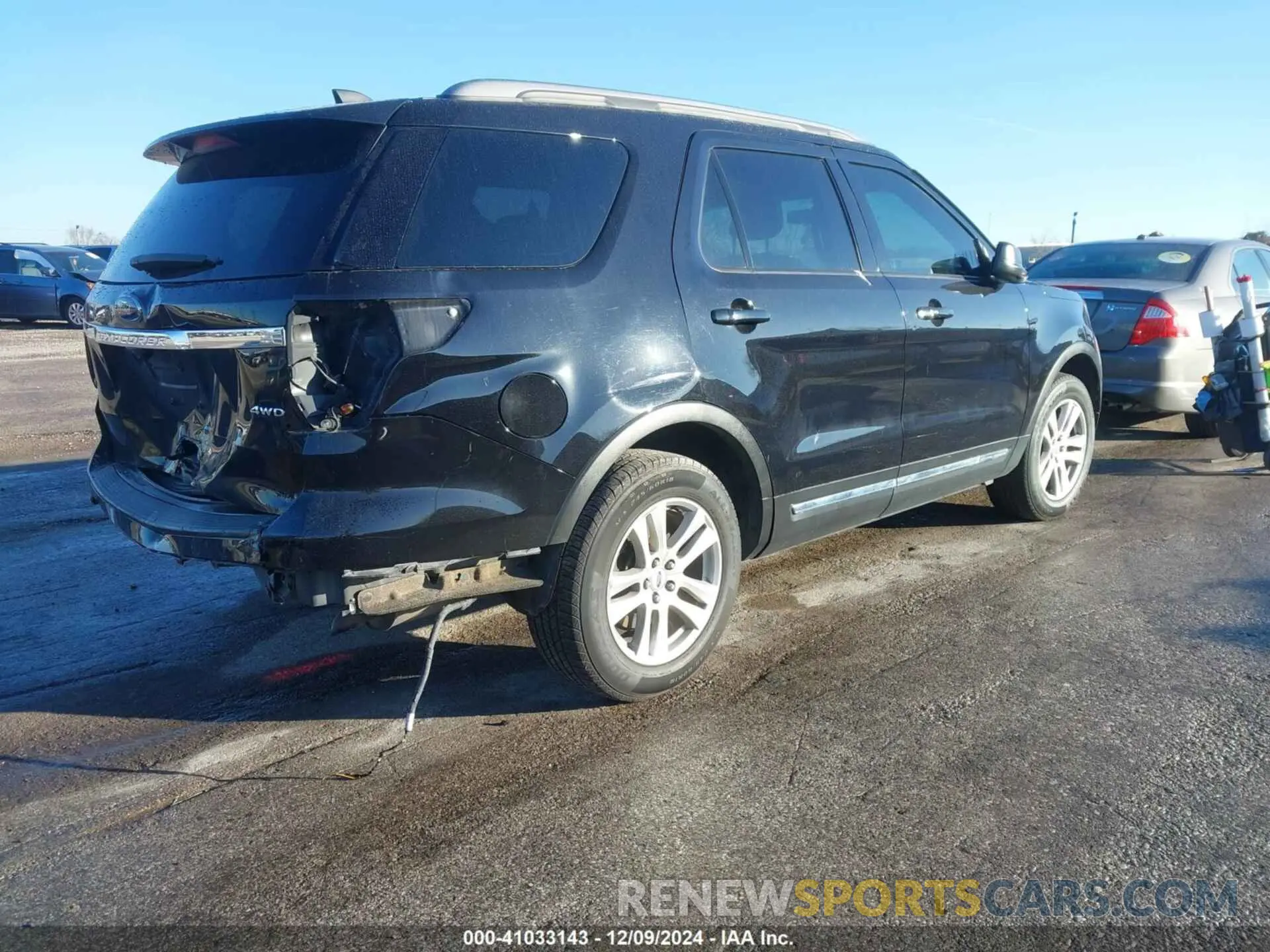 4 Photograph of a damaged car 1FM5K8D85KGA15419 FORD EXPLORER 2019