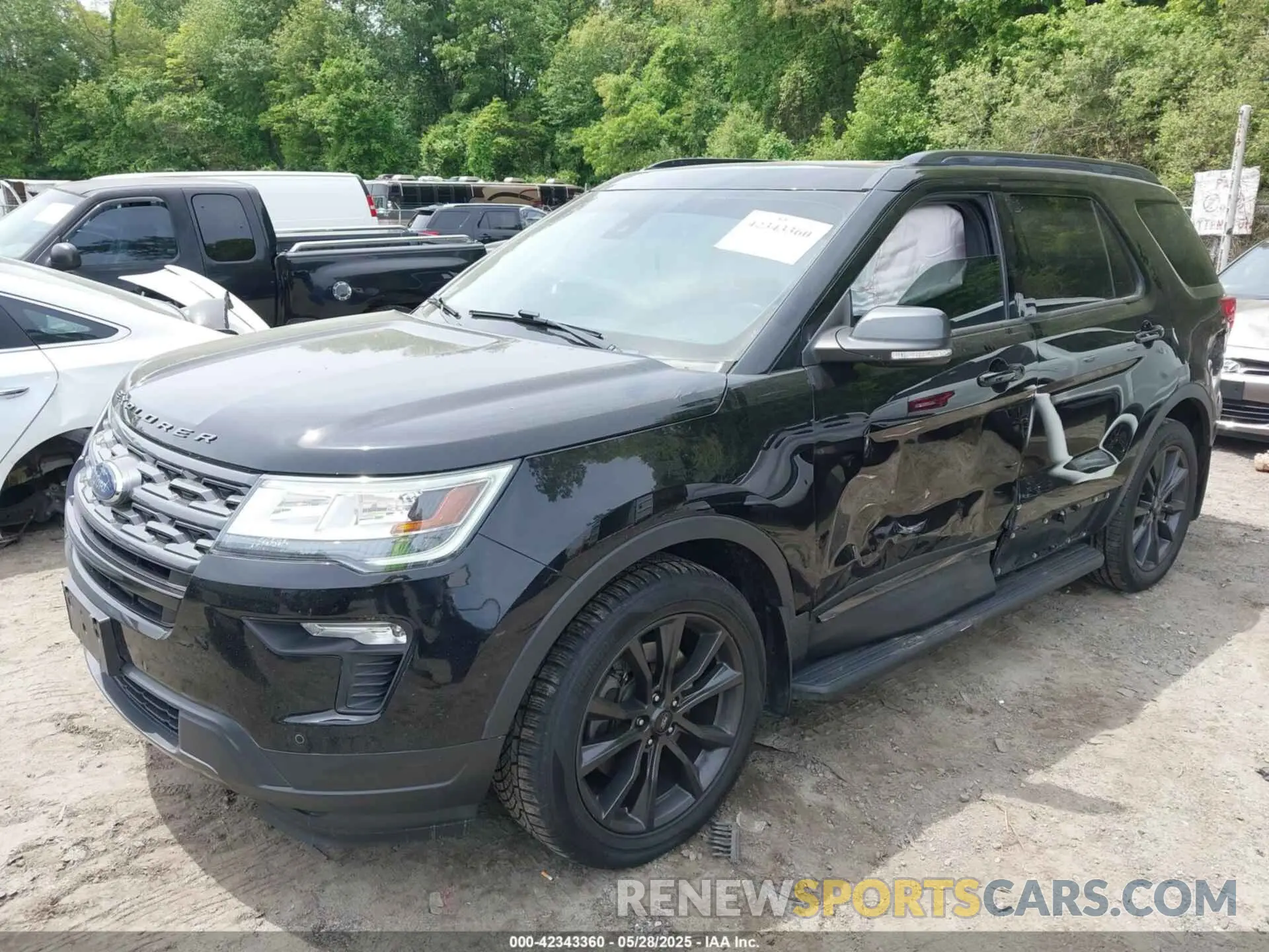 2 Photograph of a damaged car 1FM5K8D85KGA81131 FORD EXPLORER 2019