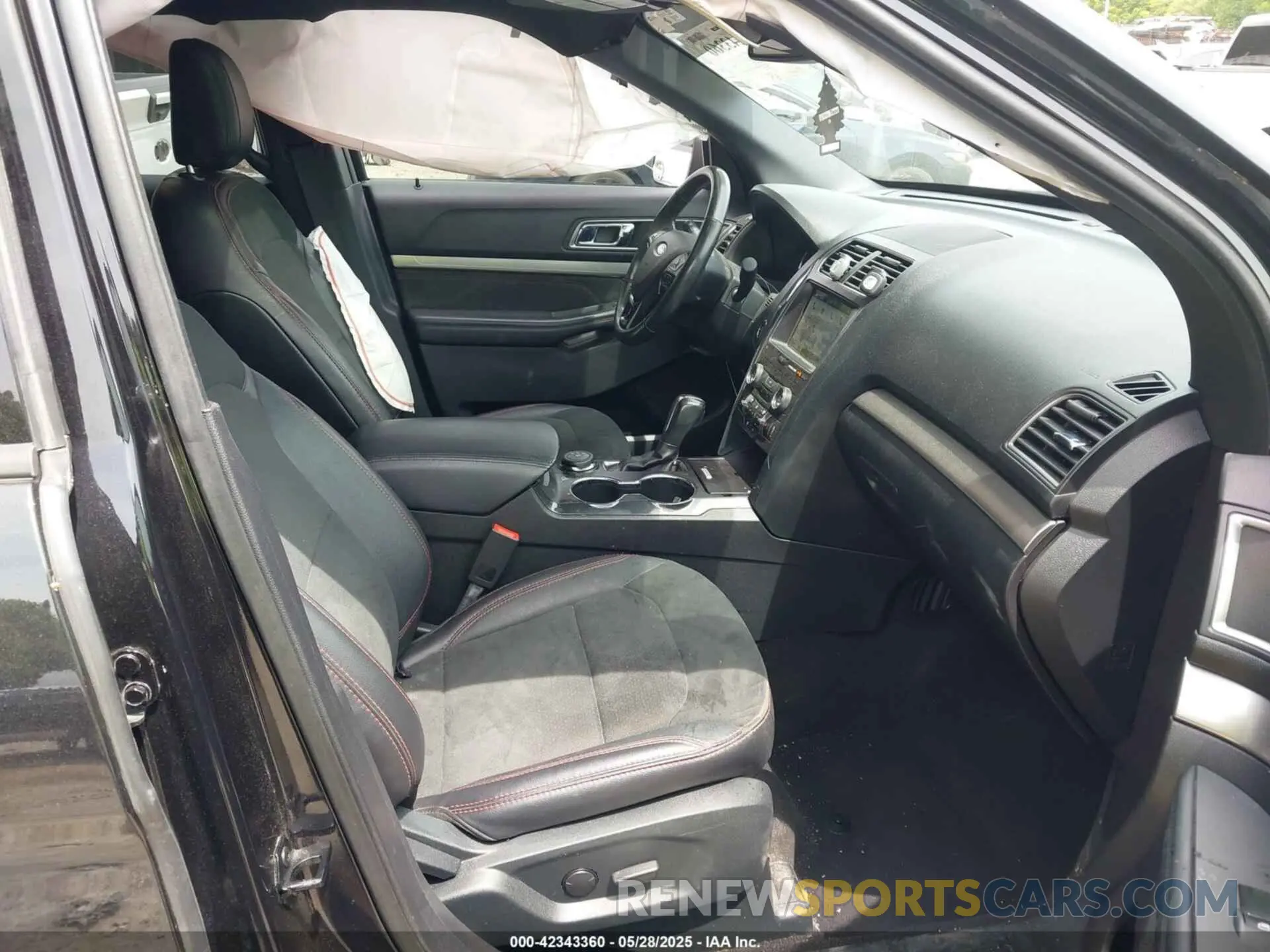 5 Photograph of a damaged car 1FM5K8D85KGA81131 FORD EXPLORER 2019