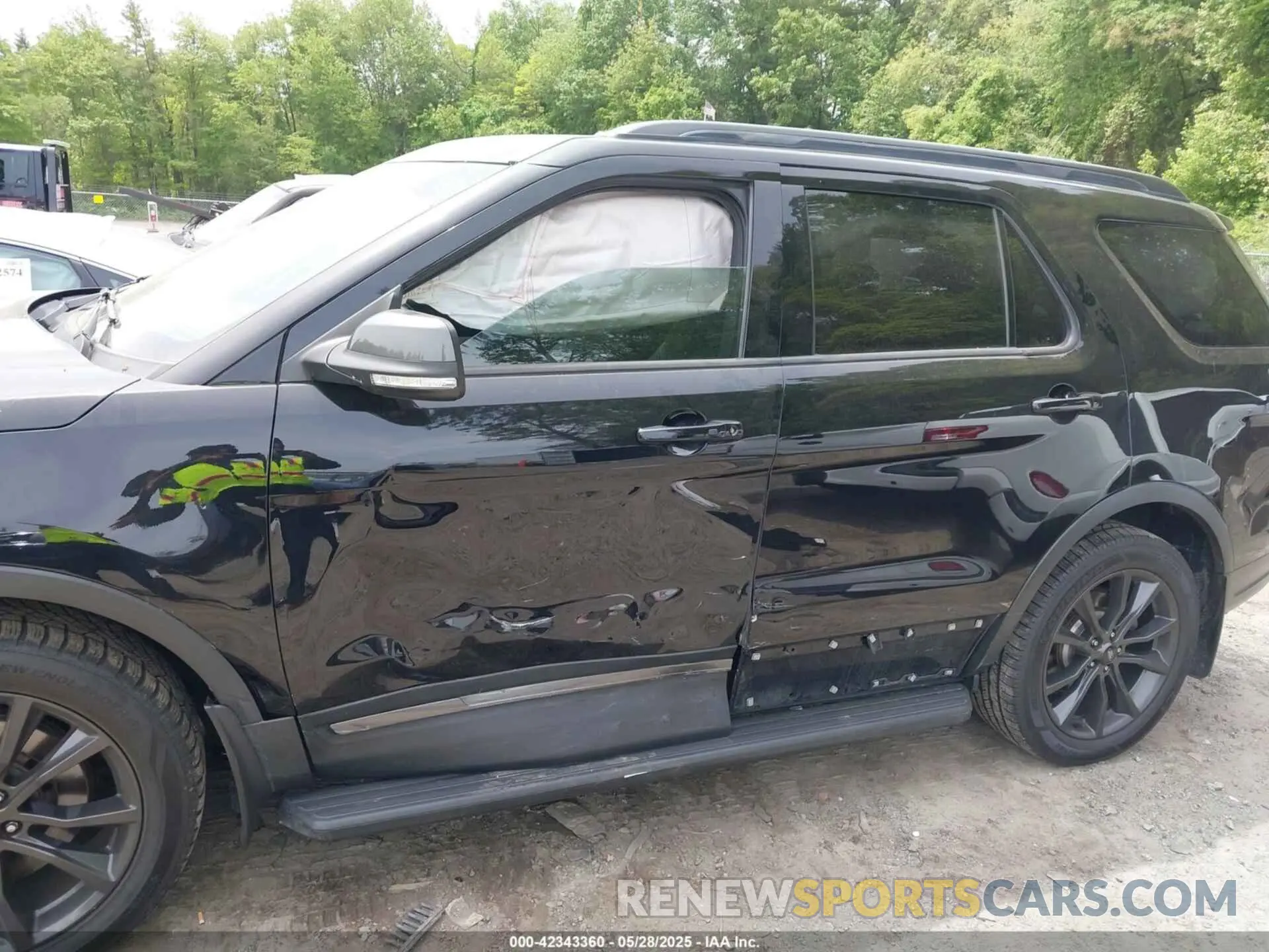 6 Photograph of a damaged car 1FM5K8D85KGA81131 FORD EXPLORER 2019