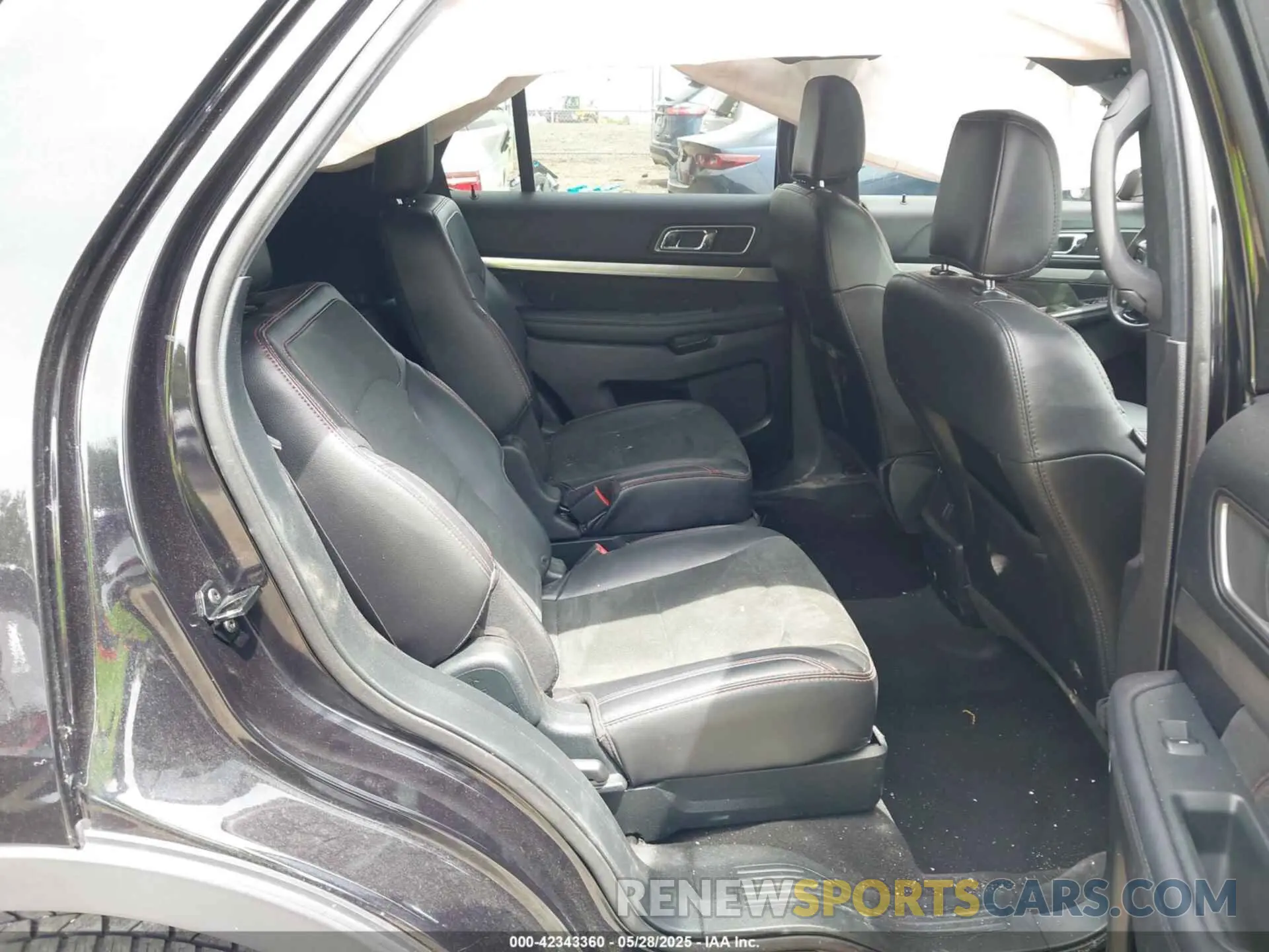 8 Photograph of a damaged car 1FM5K8D85KGA81131 FORD EXPLORER 2019