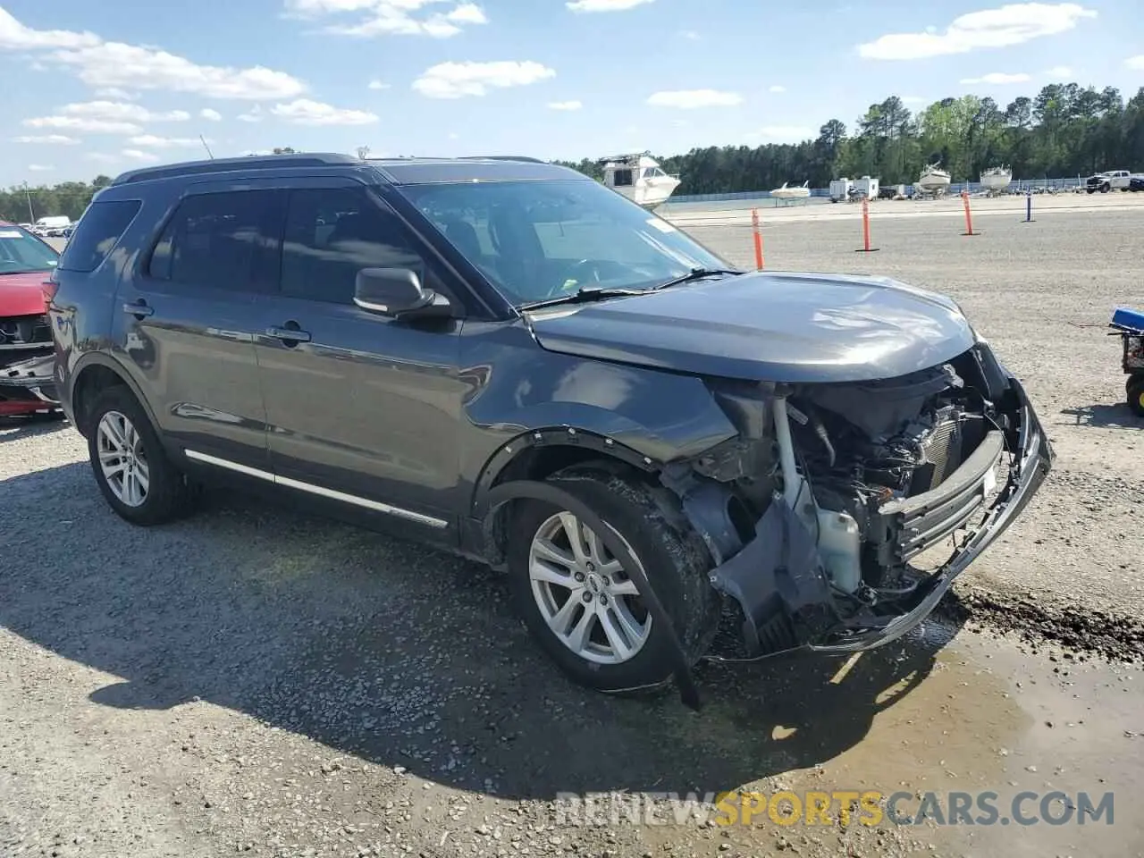 4 Photograph of a damaged car 1FM5K8D85KGA81260 FORD EXPLORER 2019