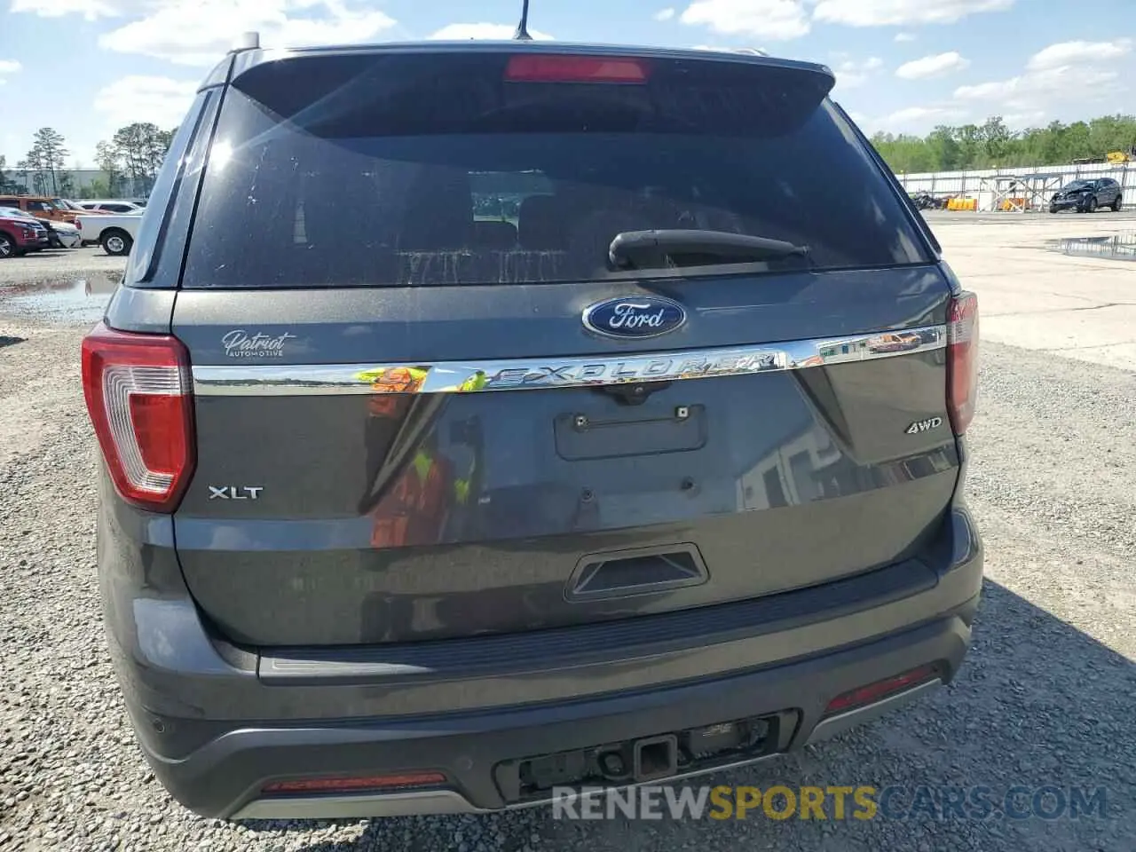 6 Photograph of a damaged car 1FM5K8D85KGA81260 FORD EXPLORER 2019