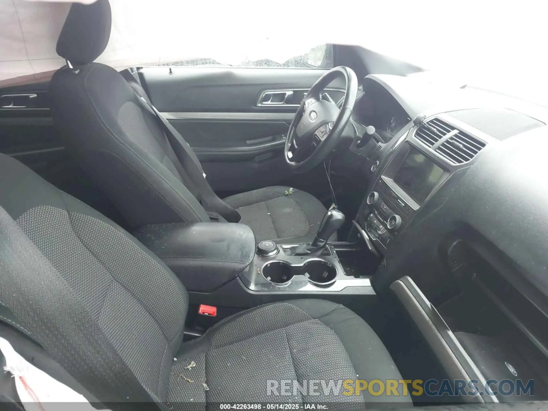 5 Photograph of a damaged car 1FM5K8D86KGA57226 FORD EXPLORER 2019