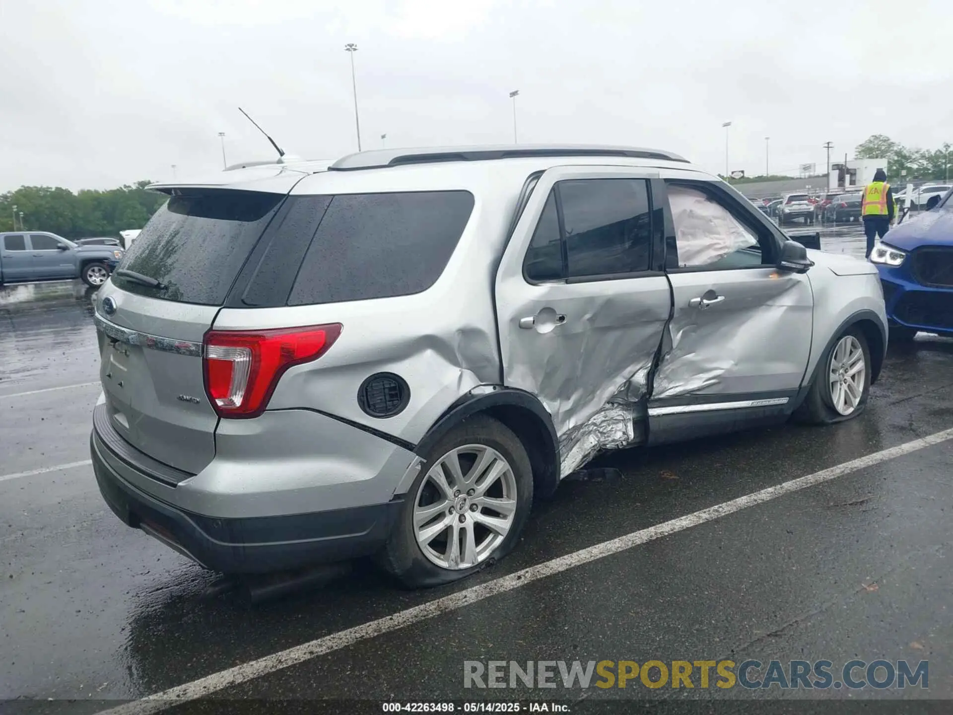 6 Photograph of a damaged car 1FM5K8D86KGA57226 FORD EXPLORER 2019