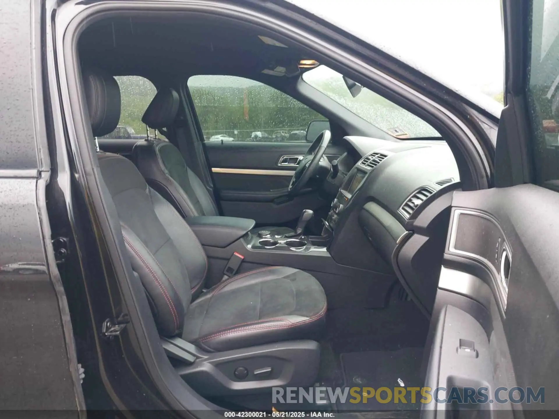 5 Photograph of a damaged car 1FM5K8D86KGA81851 FORD EXPLORER 2019