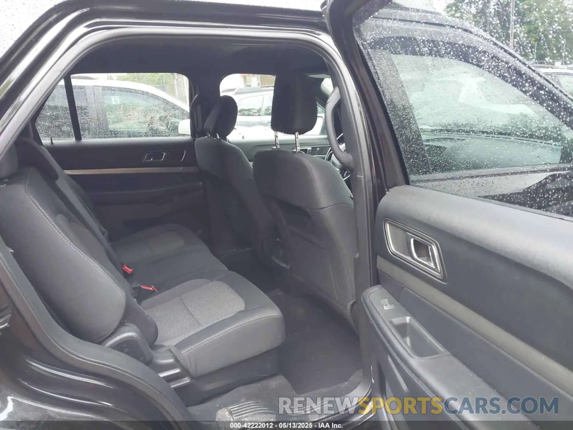 8 Photograph of a damaged car 1FM5K8D87KGA05751 FORD EXPLORER 2019