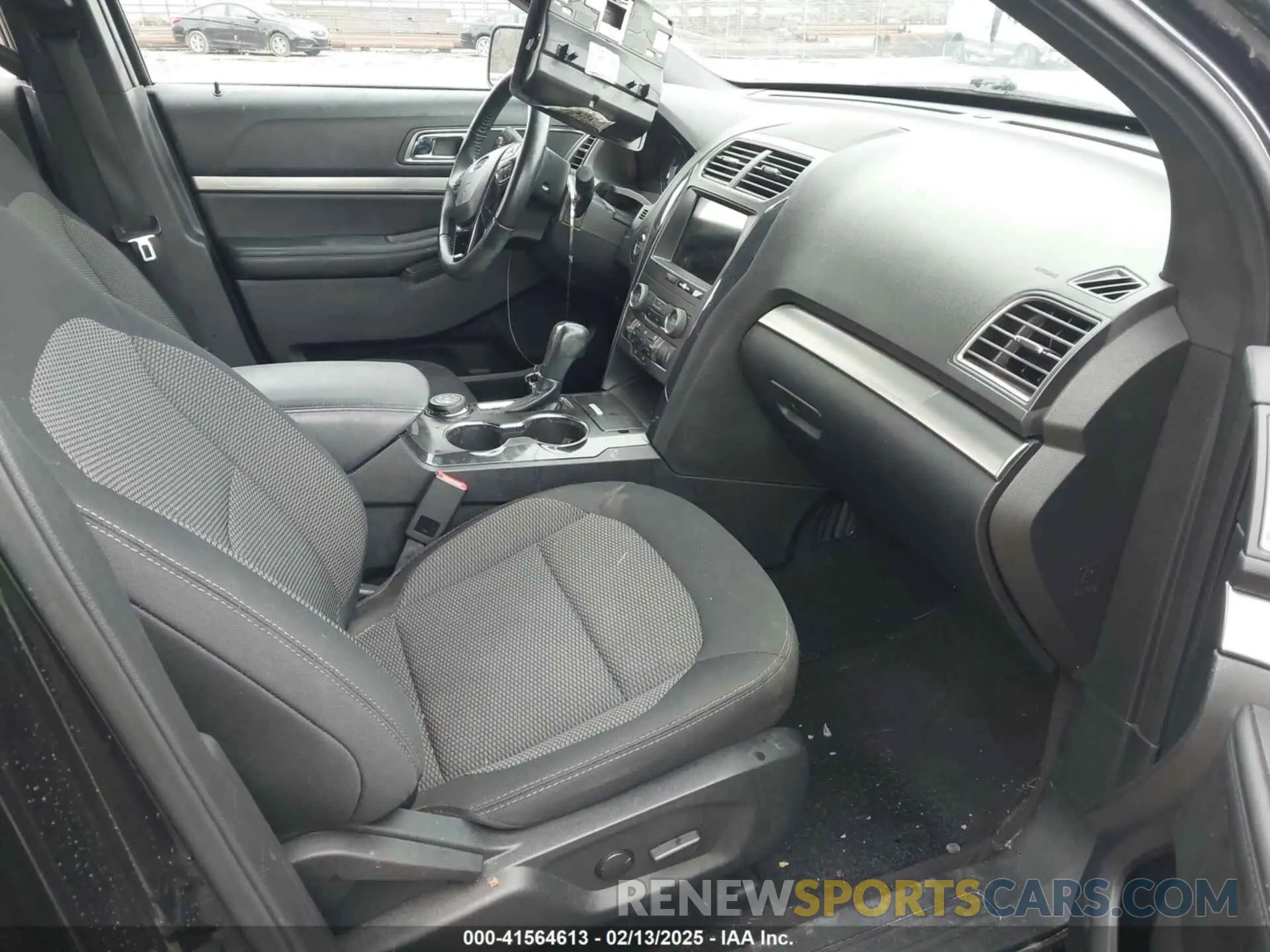 5 Photograph of a damaged car 1FM5K8D87KGA49152 FORD EXPLORER 2019