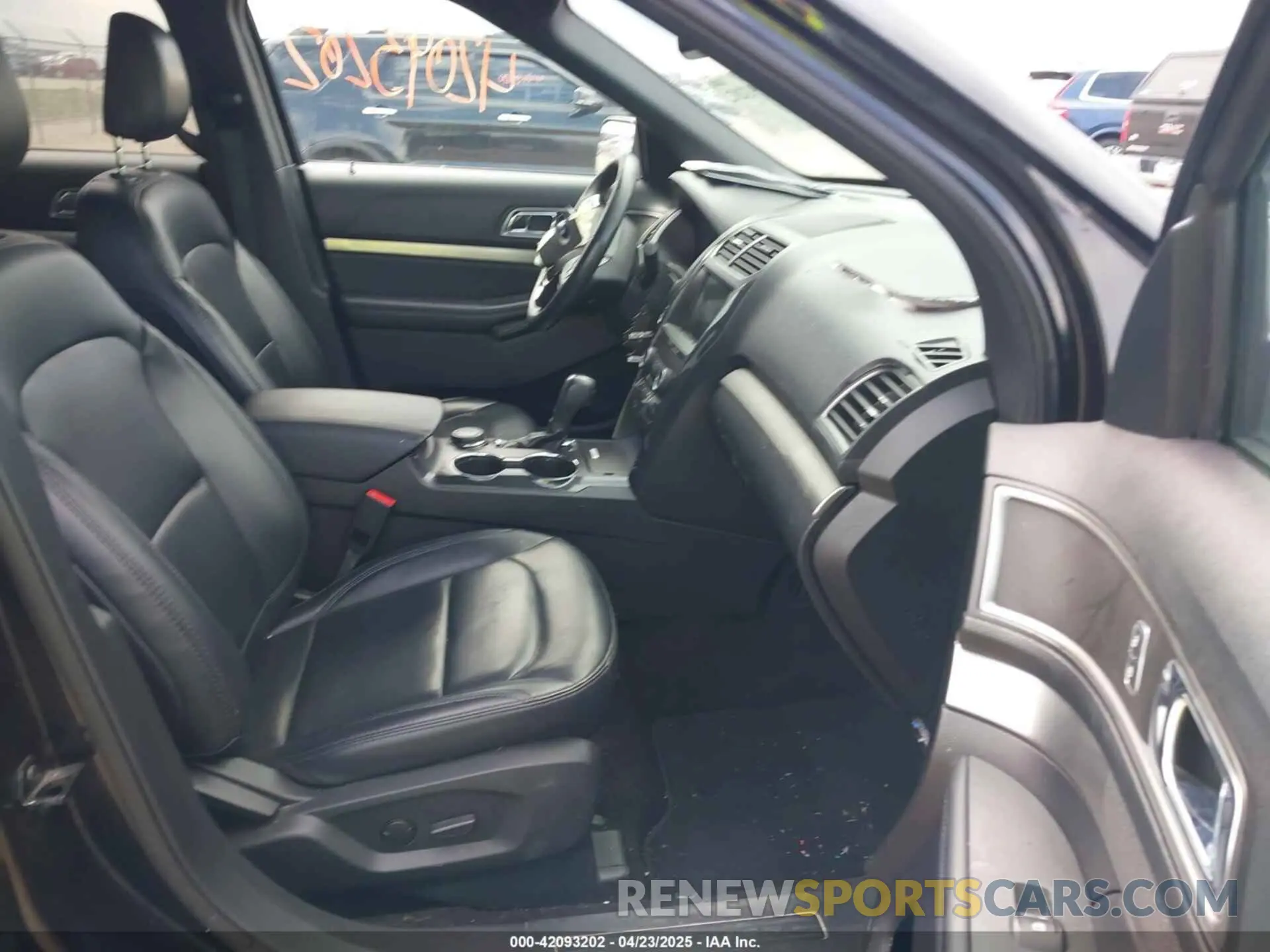 5 Photograph of a damaged car 1FM5K8D87KGB08202 FORD EXPLORER 2019