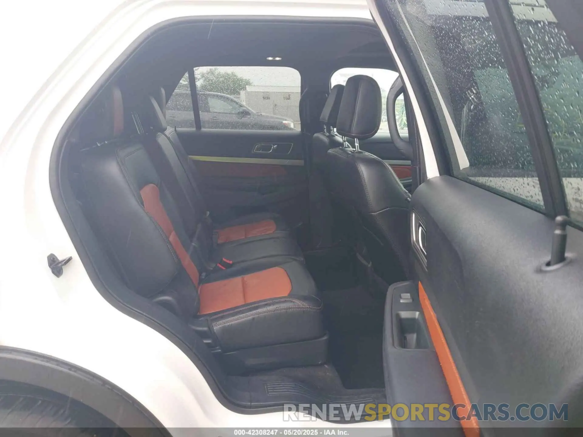 8 Photograph of a damaged car 1FM5K8D8XKGA38887 FORD EXPLORER 2019