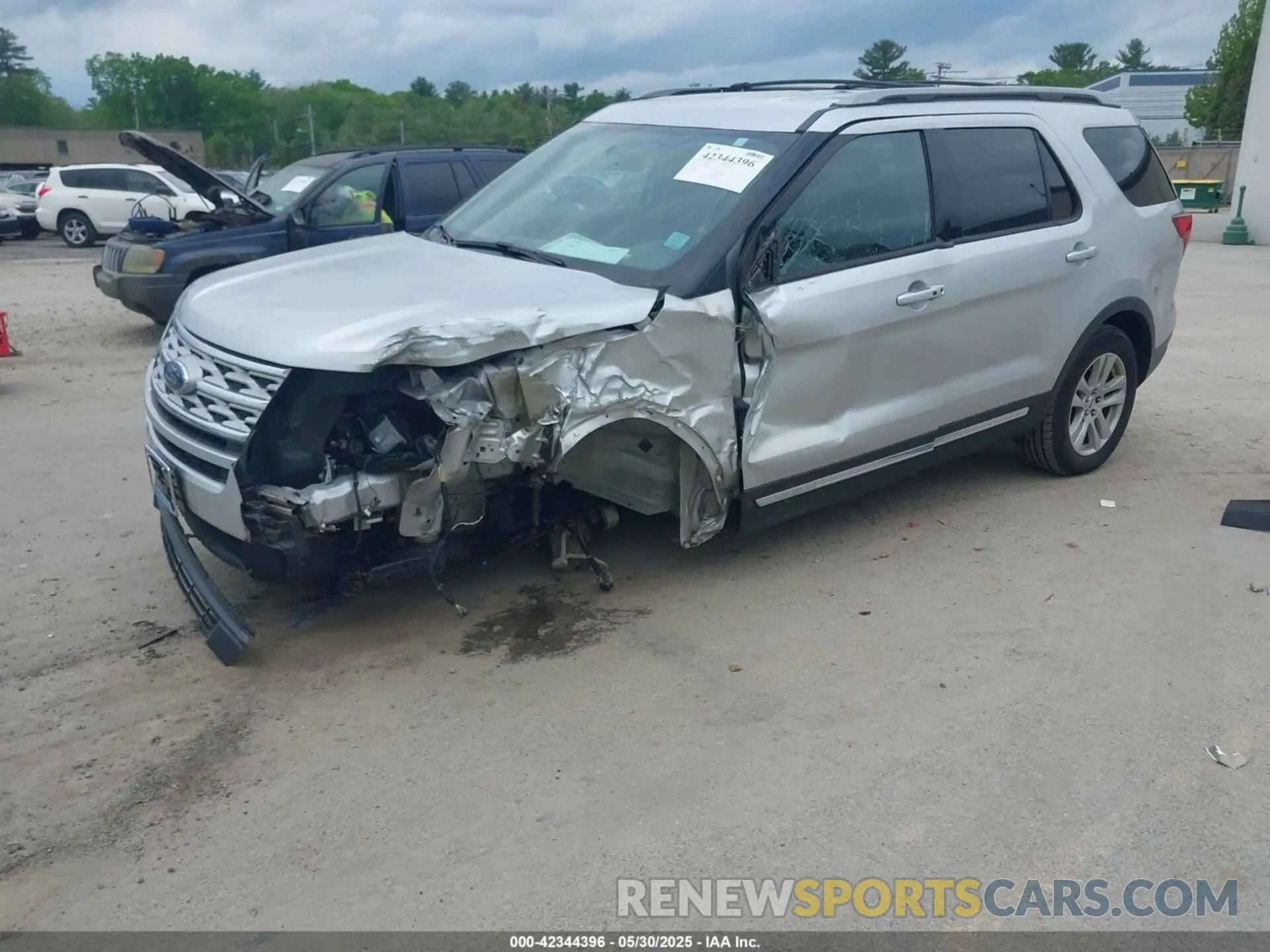 2 Photograph of a damaged car 1FM5K8DH7KGA82765 FORD EXPLORER 2019