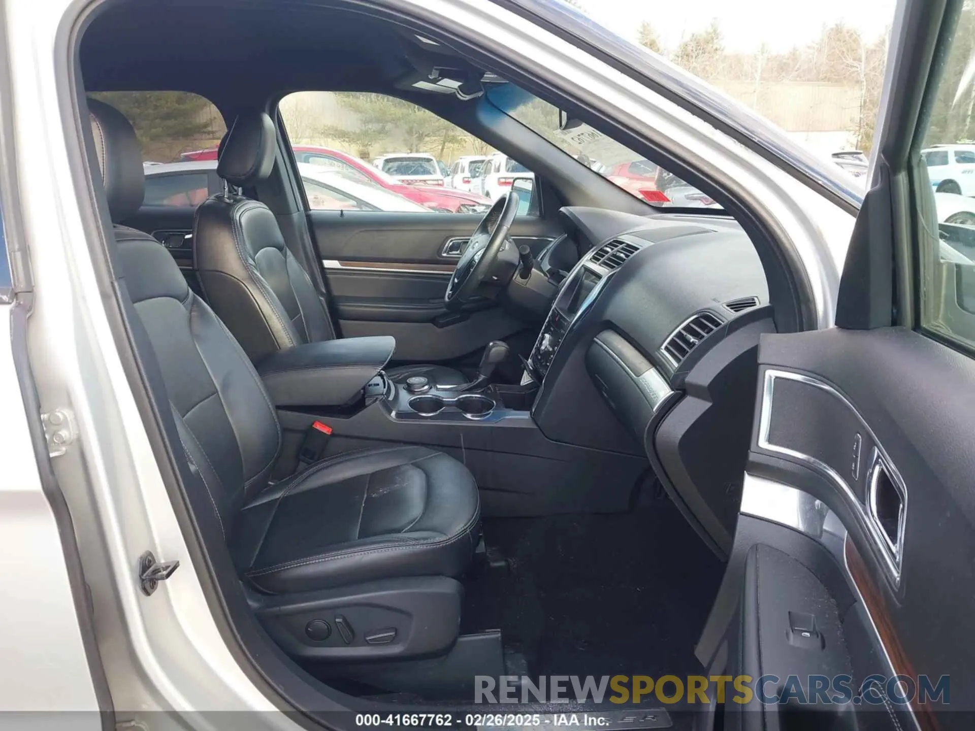 5 Photograph of a damaged car 1FM5K8F81KGB42049 FORD EXPLORER 2019
